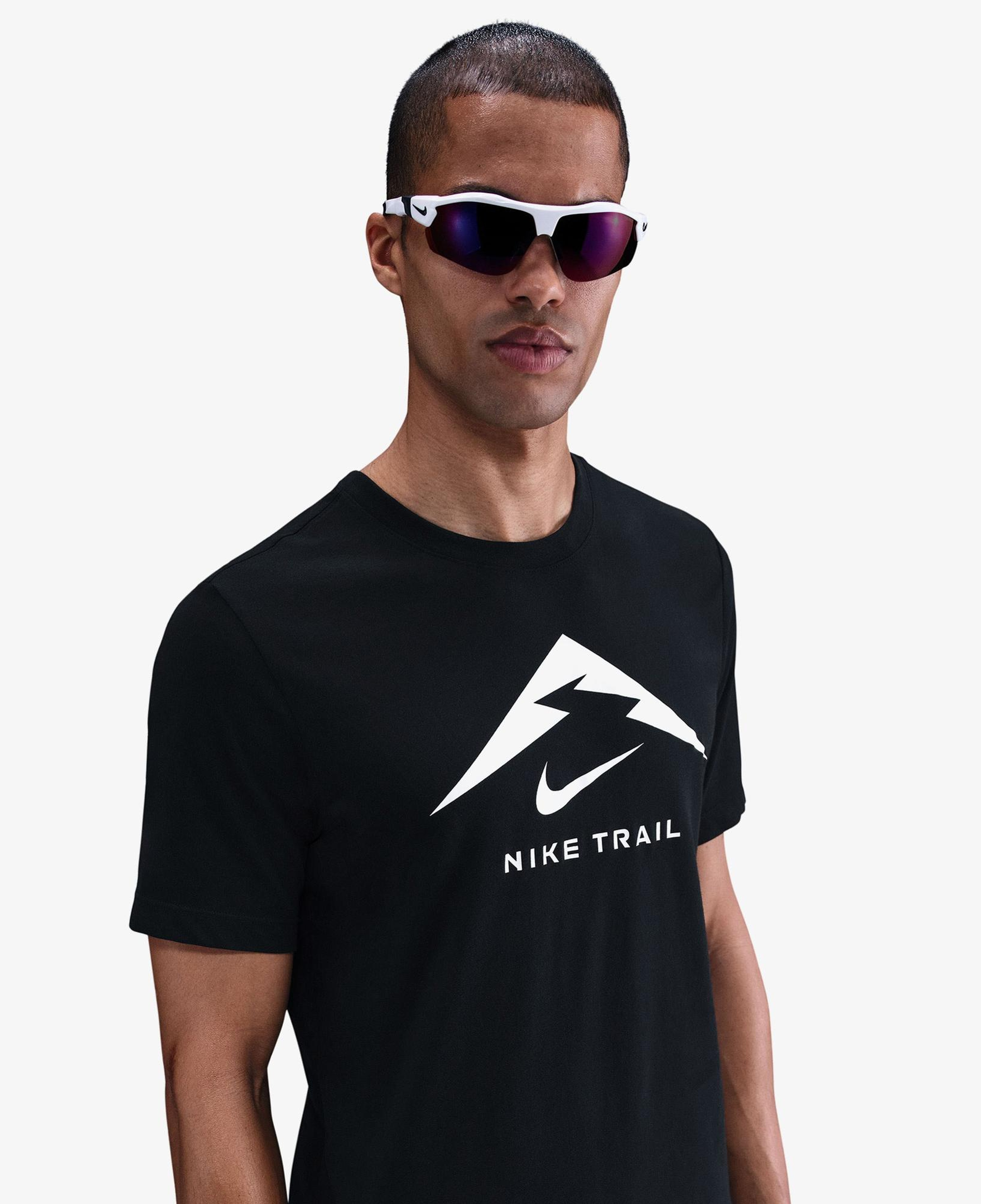 Nike Dri-Fit Trail Logo Erkek Siyah T-Shirt