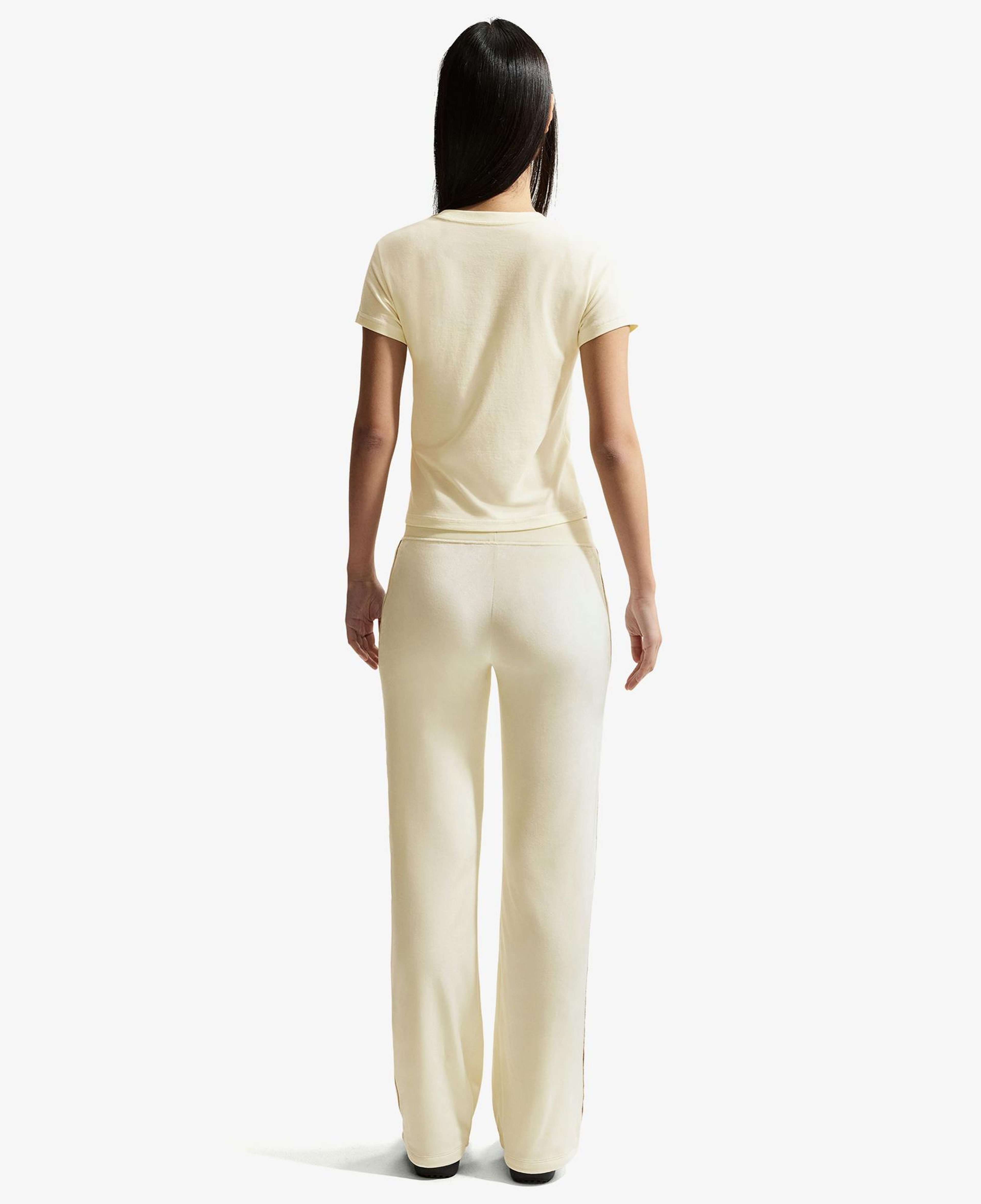 Nike Sportswear Kadın Krem Rengi Crop T-Shirt