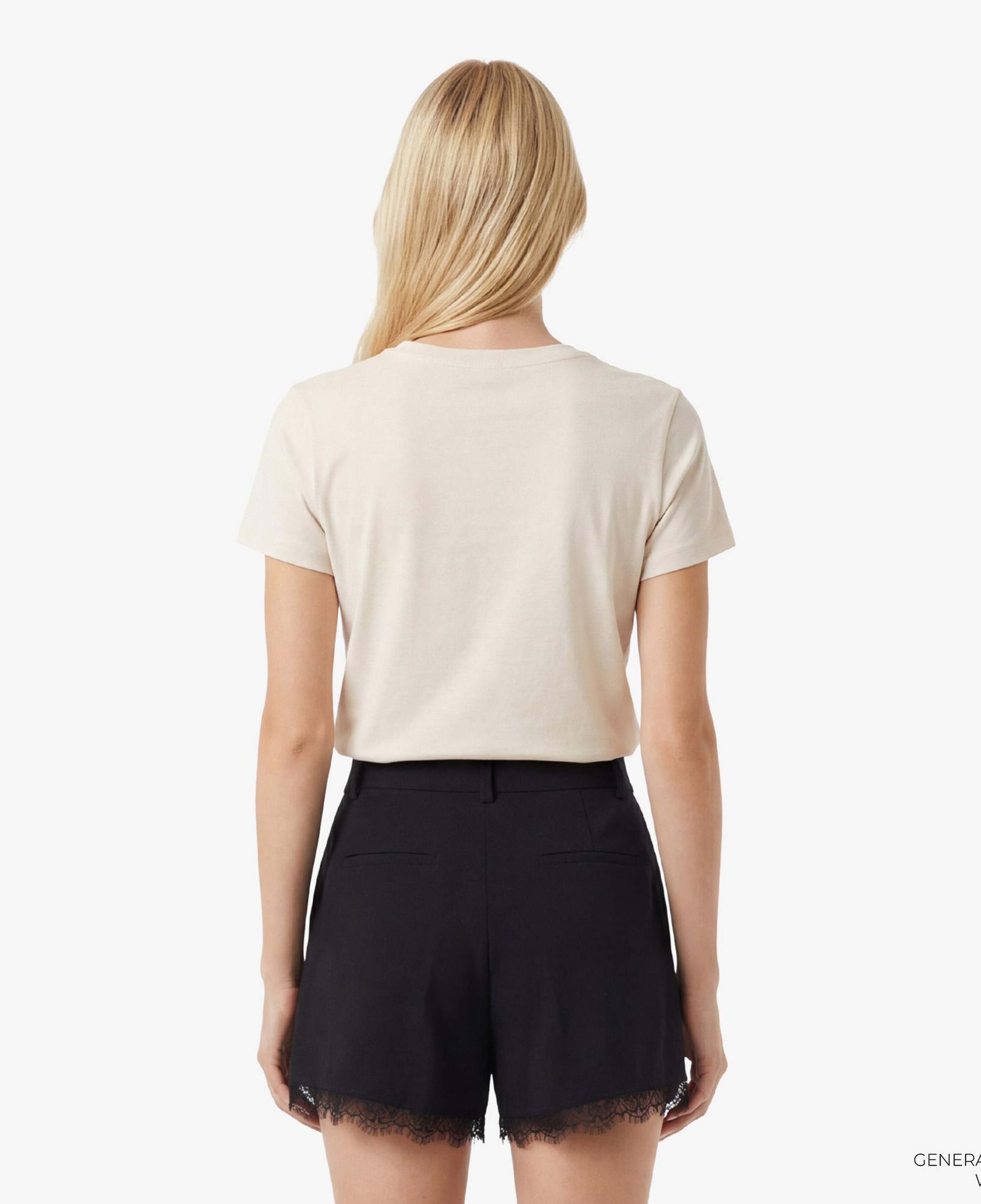 Guess Arabella Aktif Modal Karışımlı Slim Fit Kadın Beyaz T-Shirt