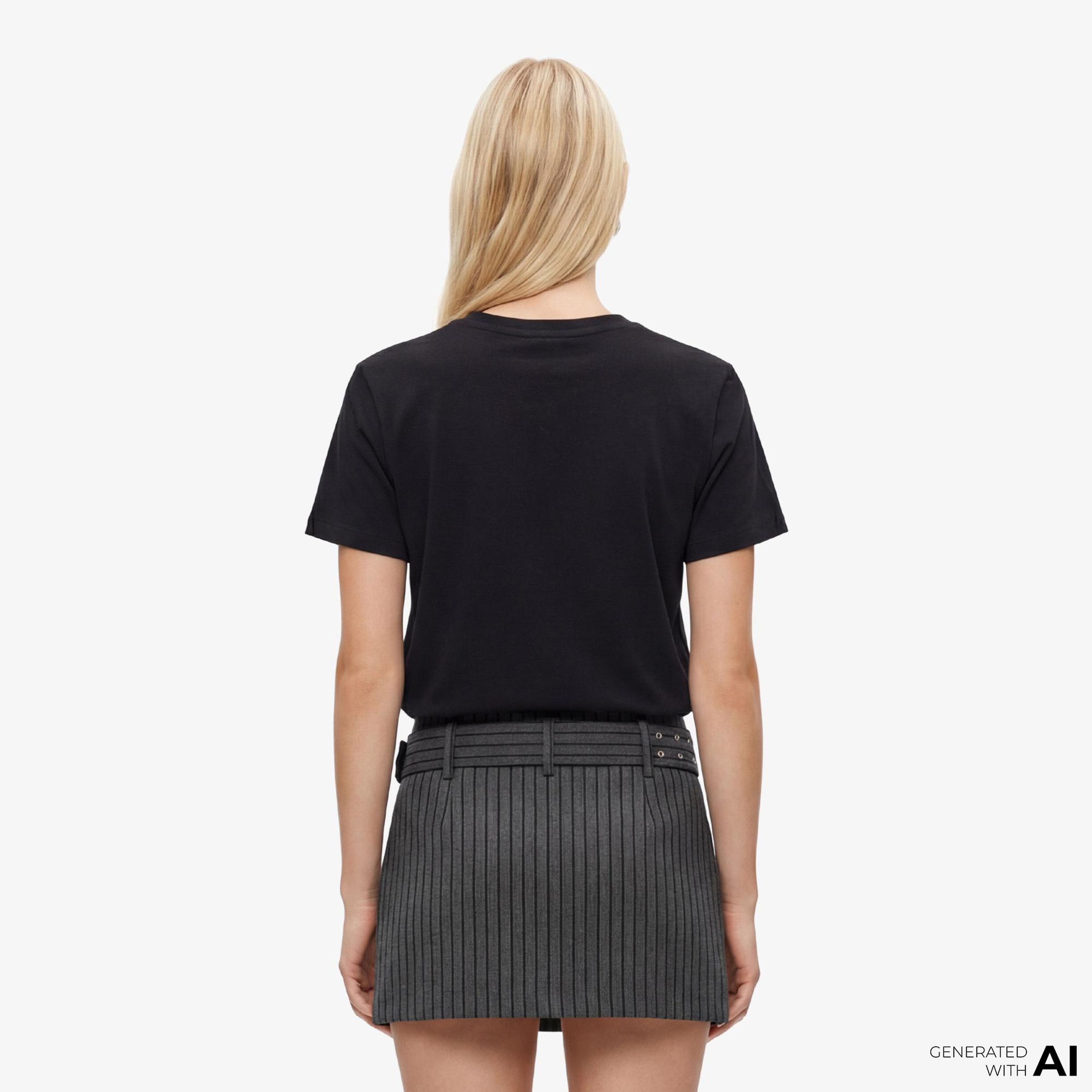 Guess Arabella Aktif Modal Karışımlı Slim Fit Kadın Siyah T-Shirt