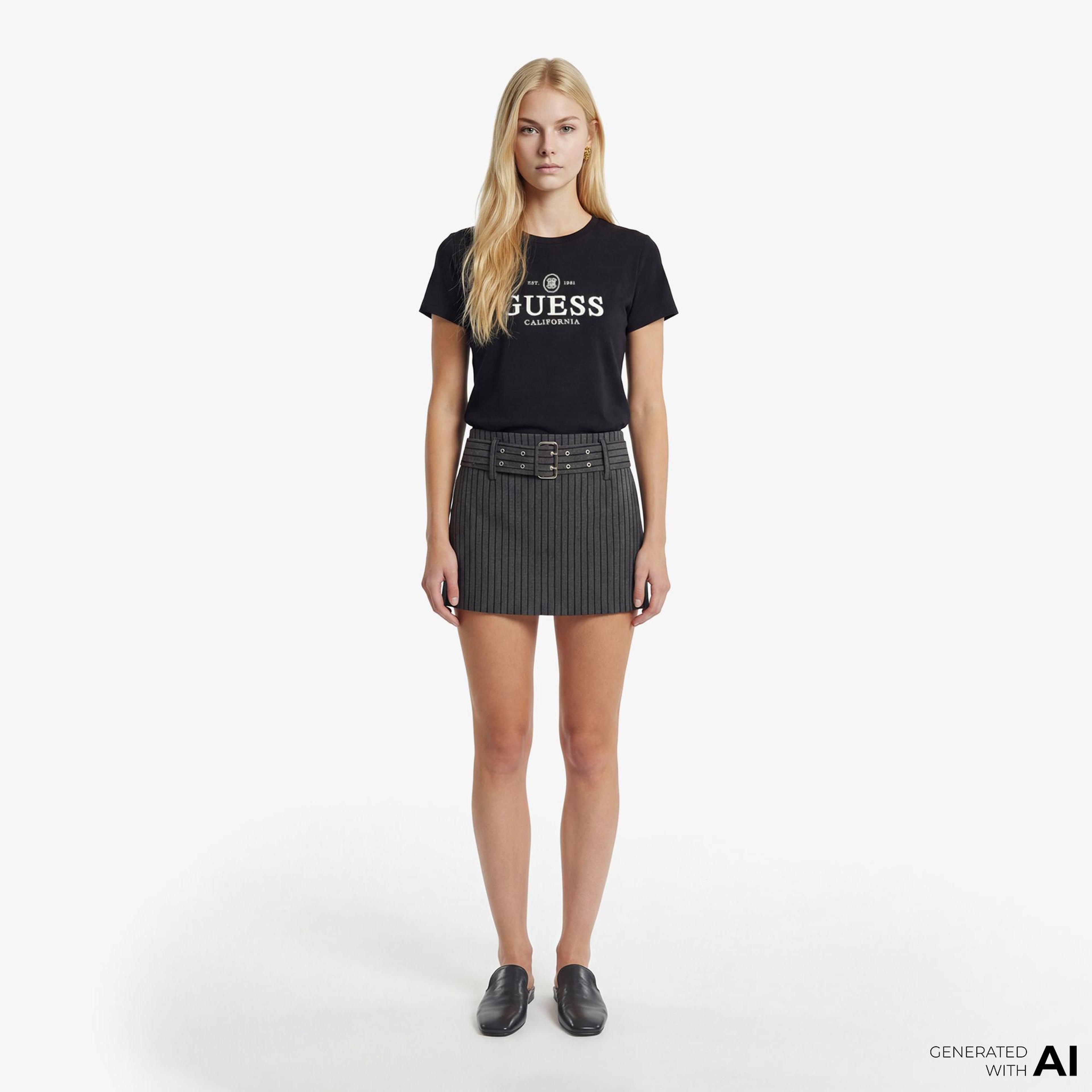 Guess Arabella Aktif Modal Karışımlı Slim Fit Kadın Siyah T-Shirt