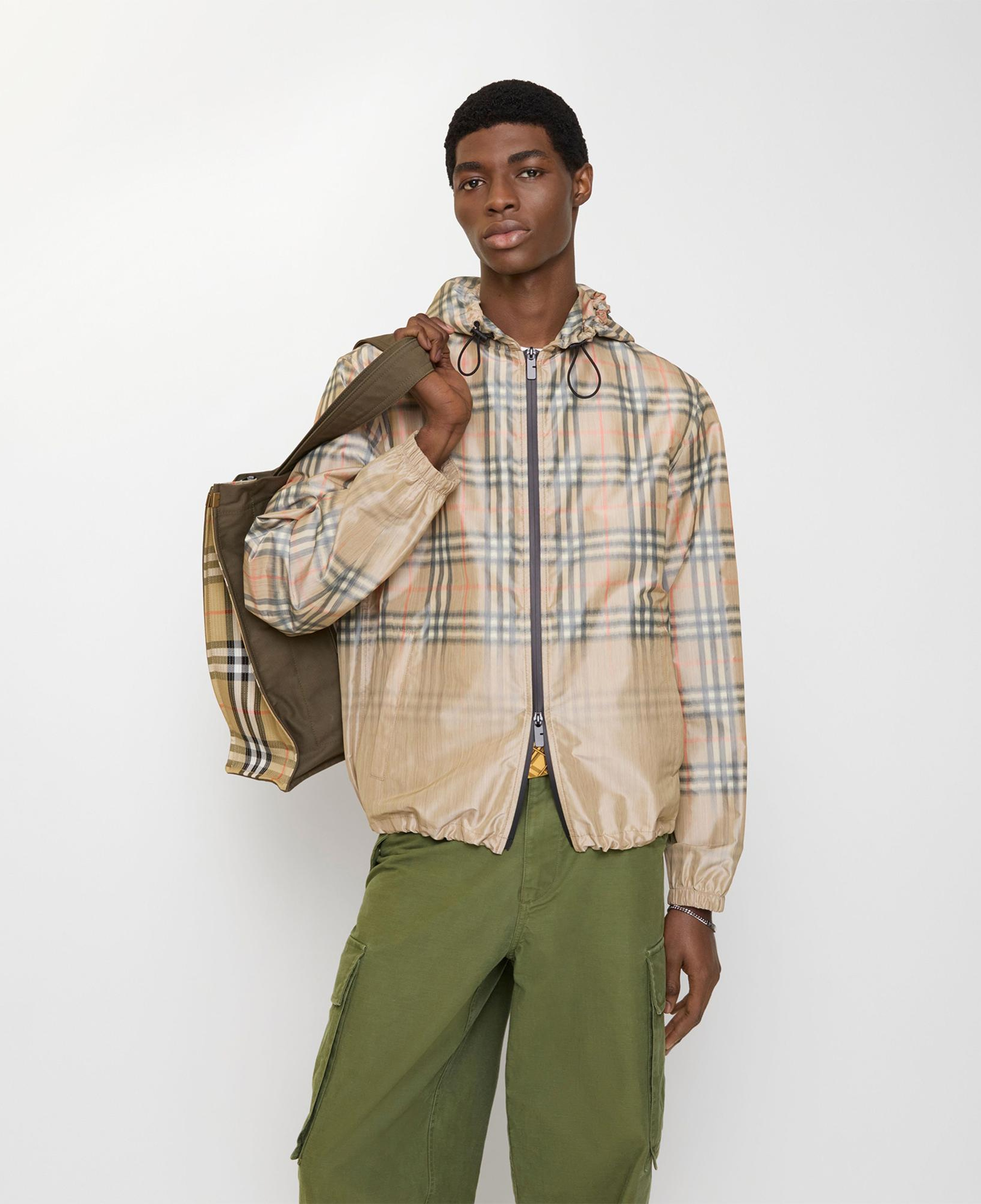 Burberry Gradient Check Hooded Erkek Bej Mont