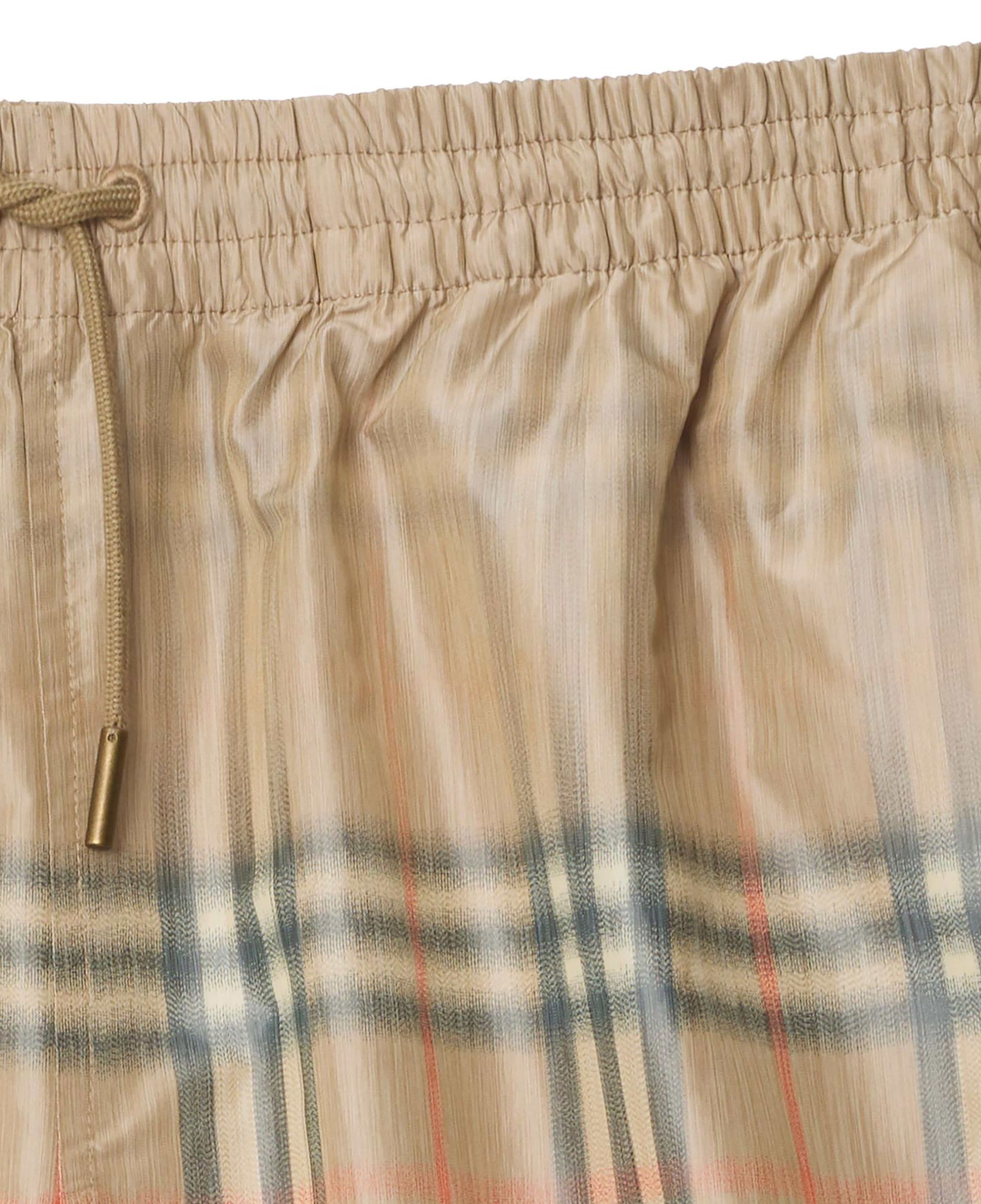 Burberry Gradient Check Erkek Bej Deniz Şortu