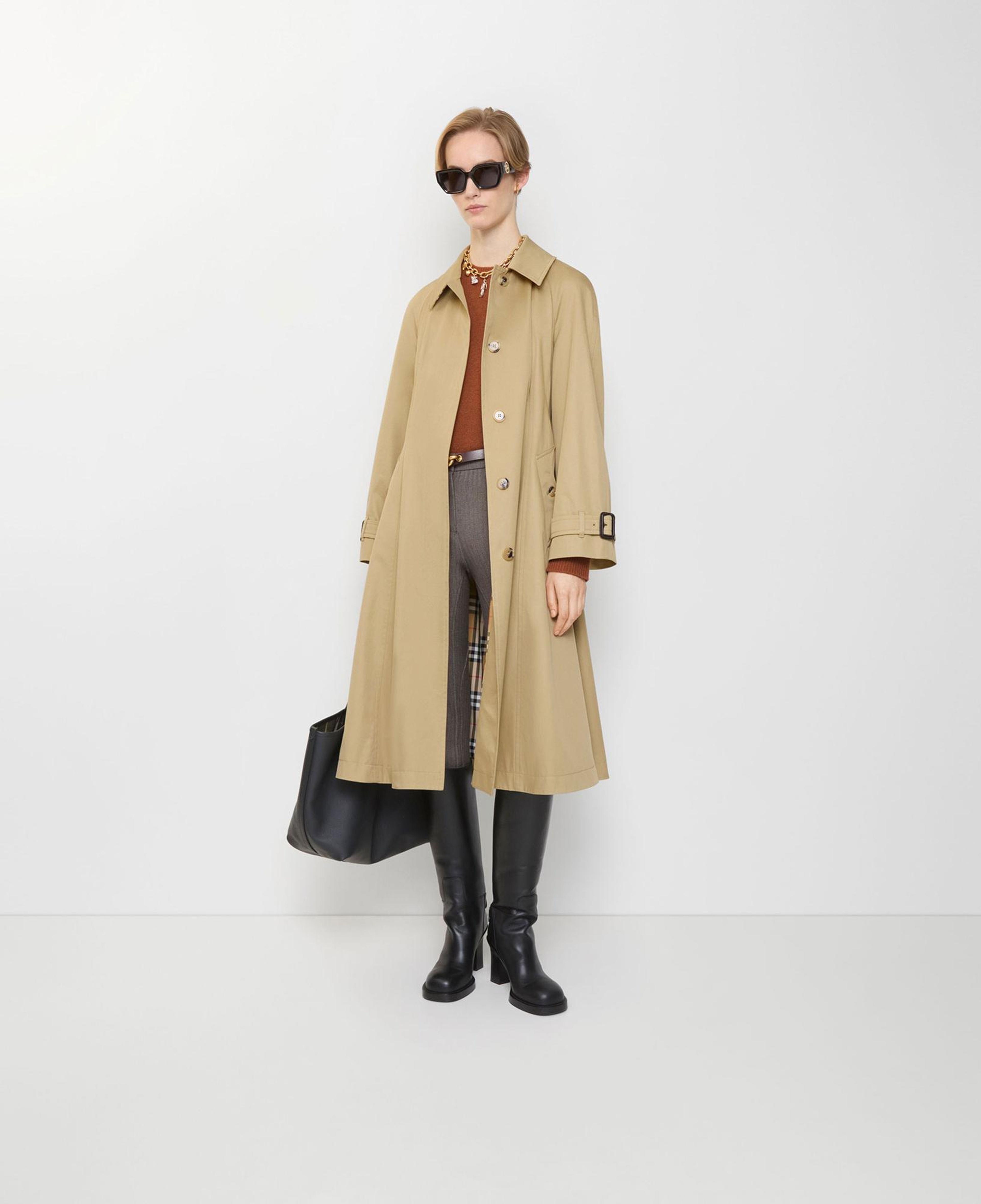 Burberry Long Gabardine Ellingham Fit-And-Flare Car Kadın Bej Pardesü