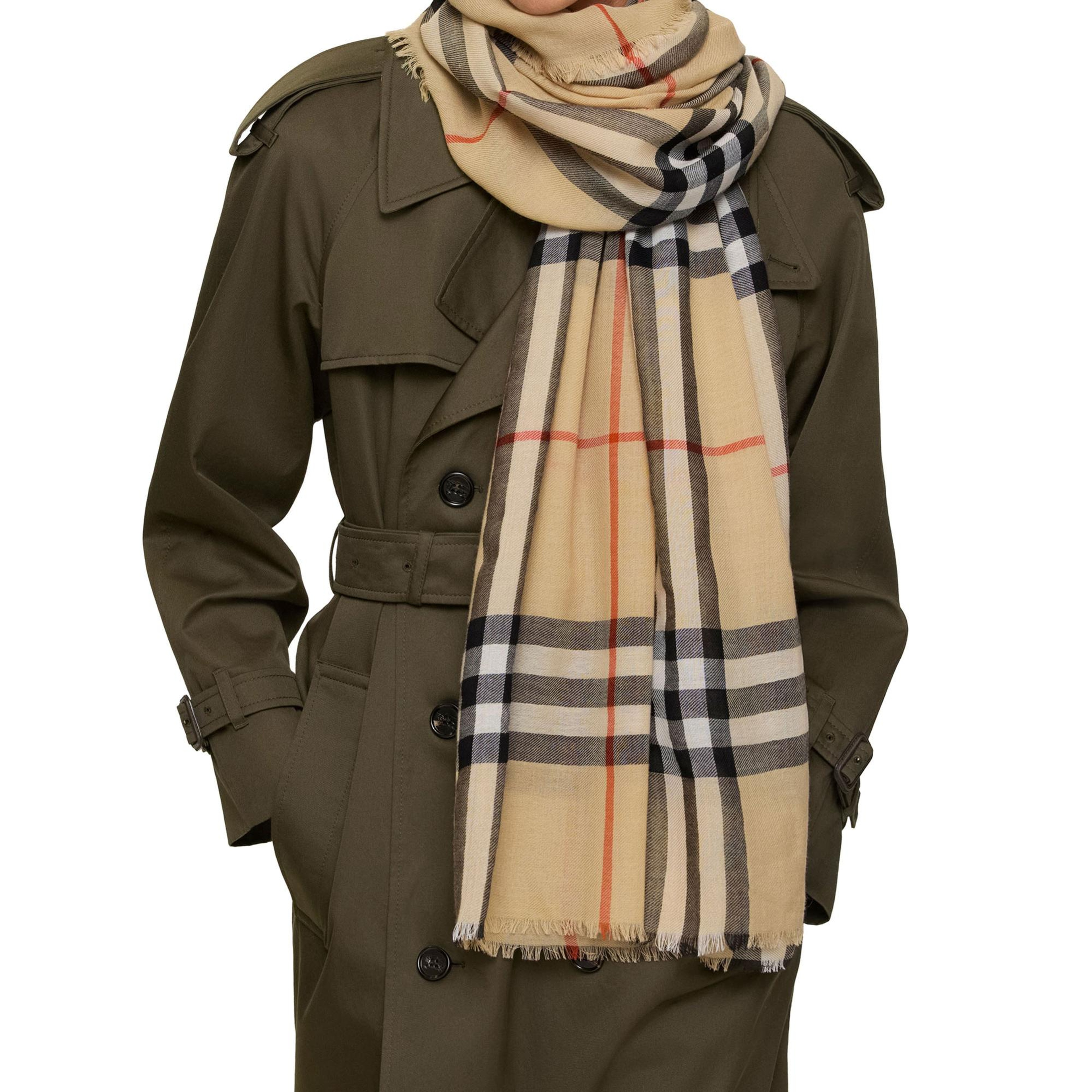 Burberry Check Wool Kadın Bej Atkı