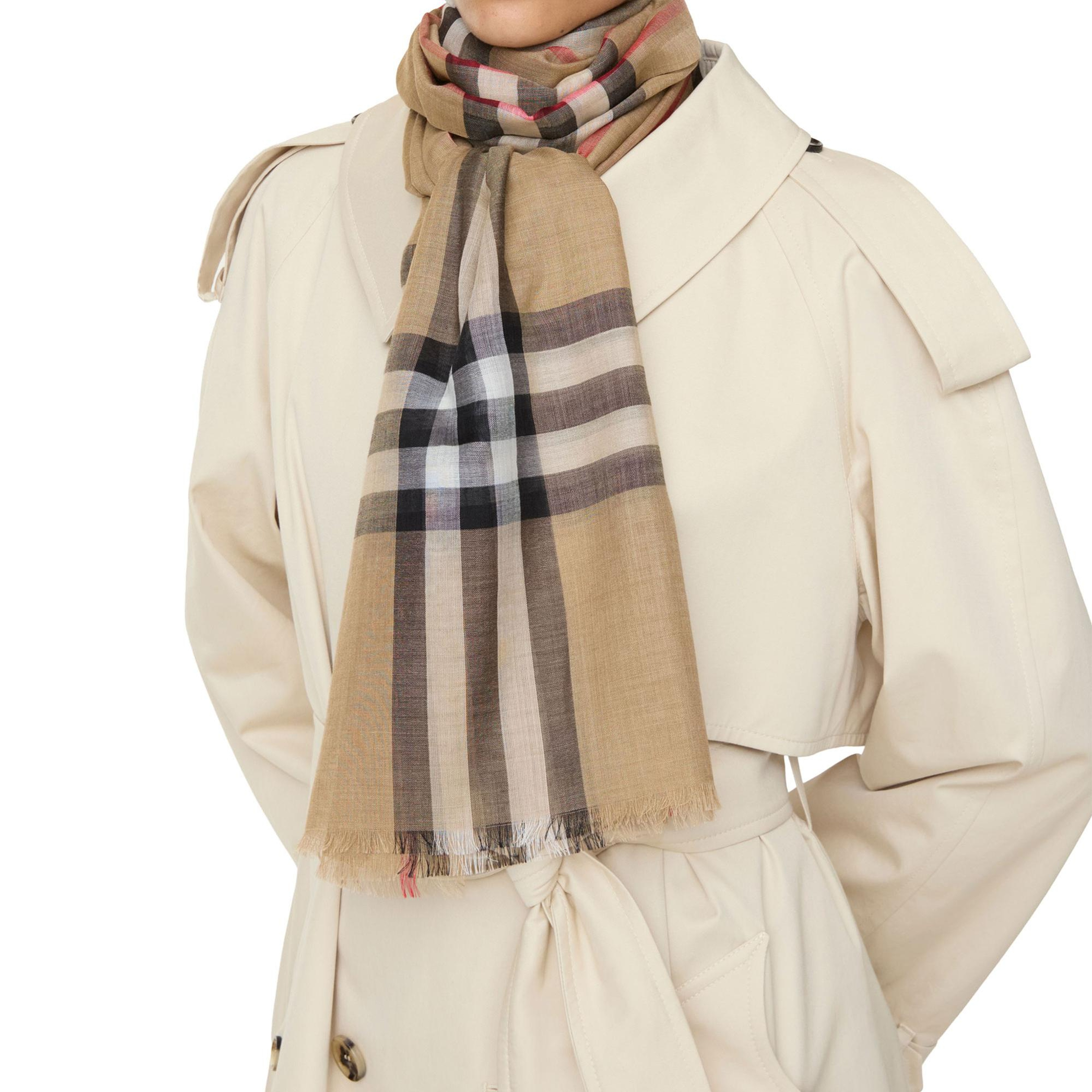 Burberry Wide Check Wool Silk Kadın Bej Atkı