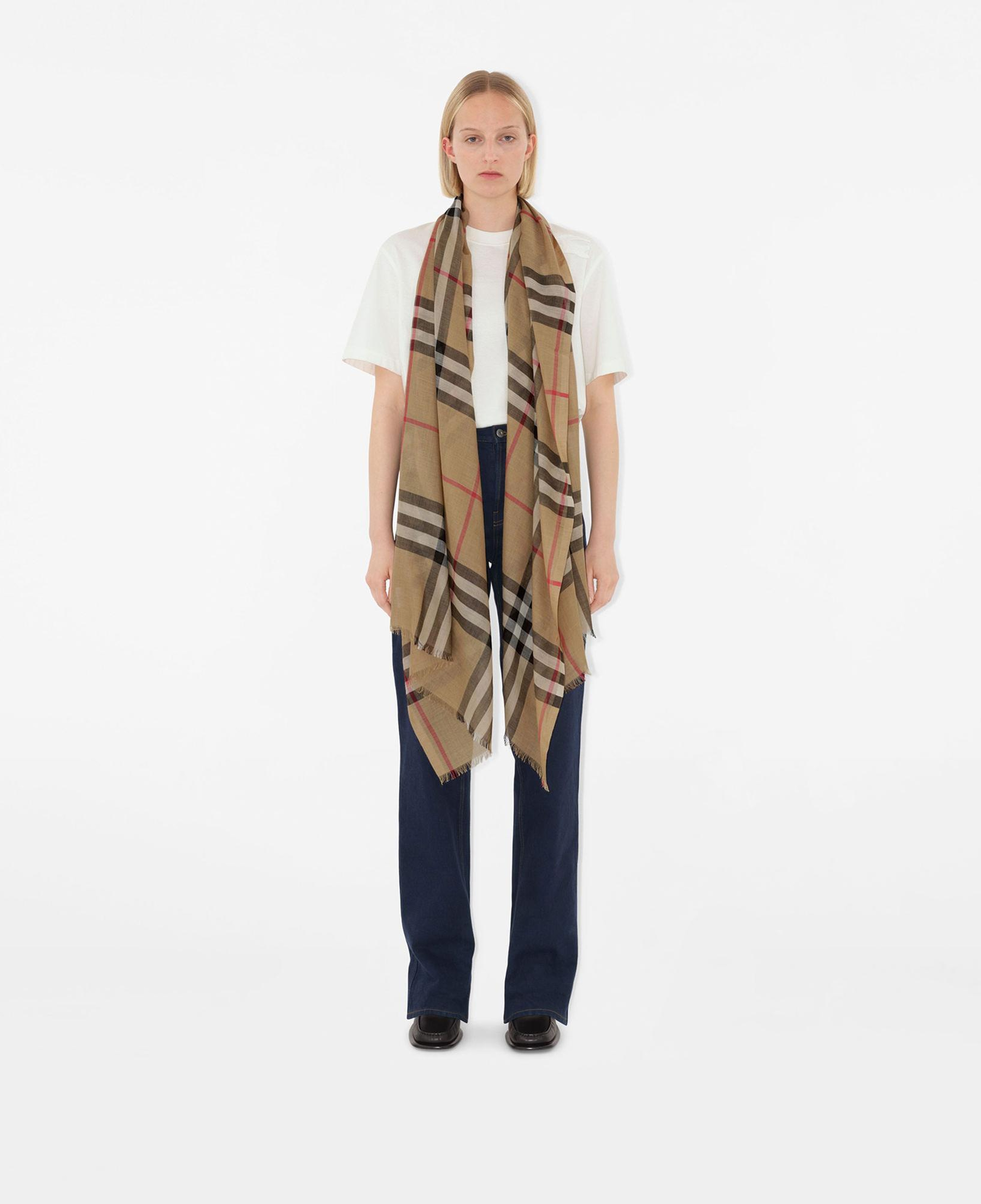 Burberry Wide Check Wool Silk Kadın Bej Atkı