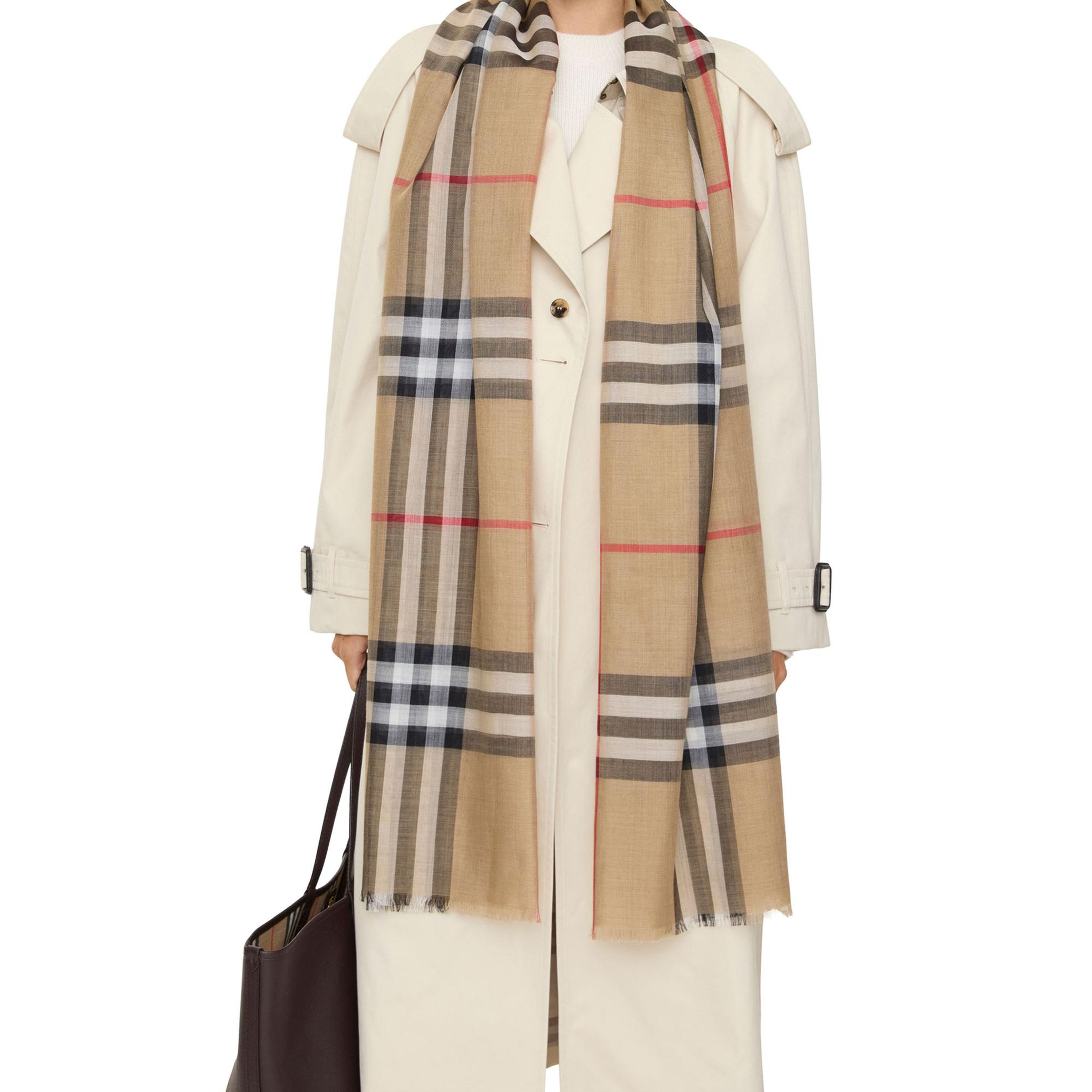 Burberry Wide Check Wool Silk Kadın Bej Atkı