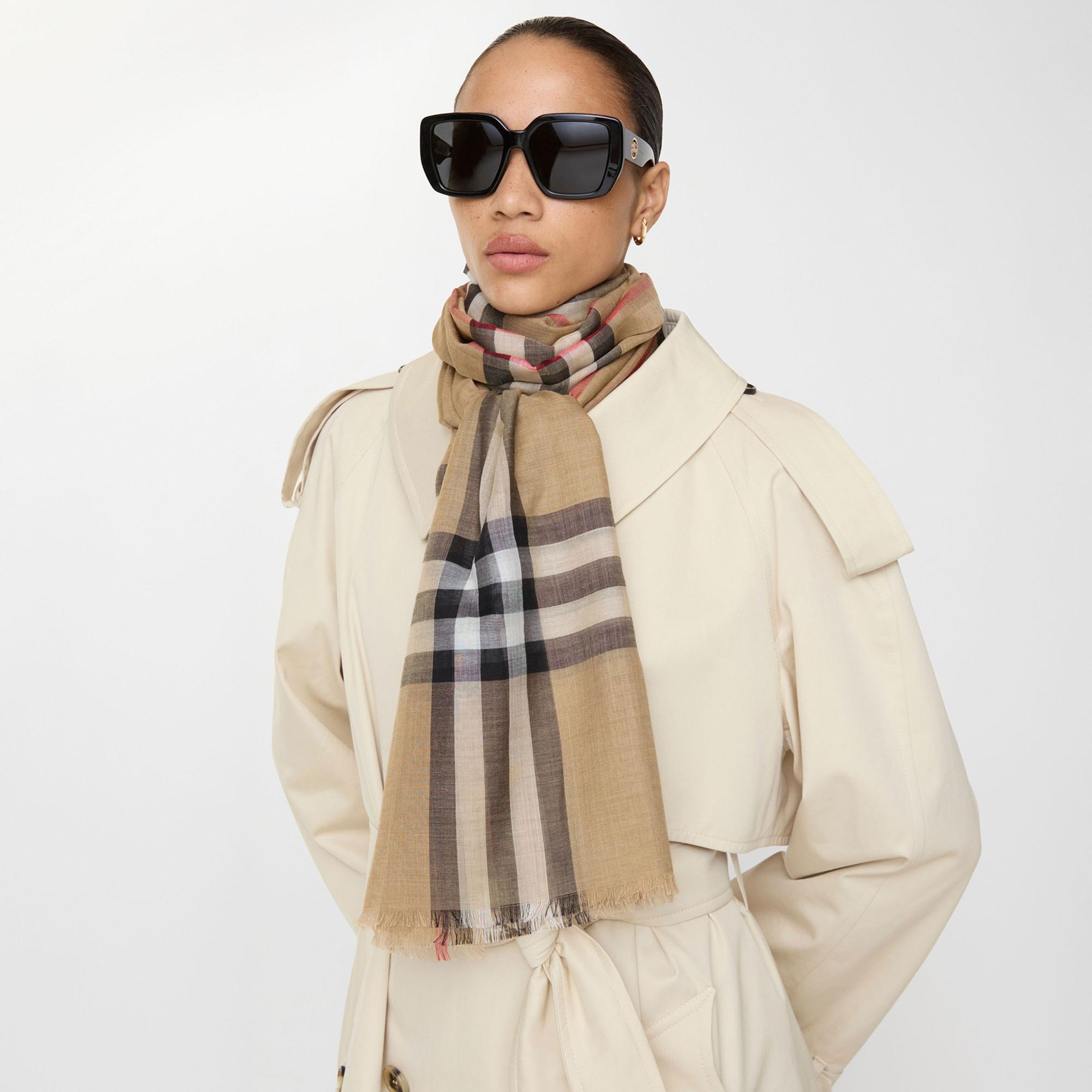 Burberry Wide Check Wool Silk Kadın Bej Atkı