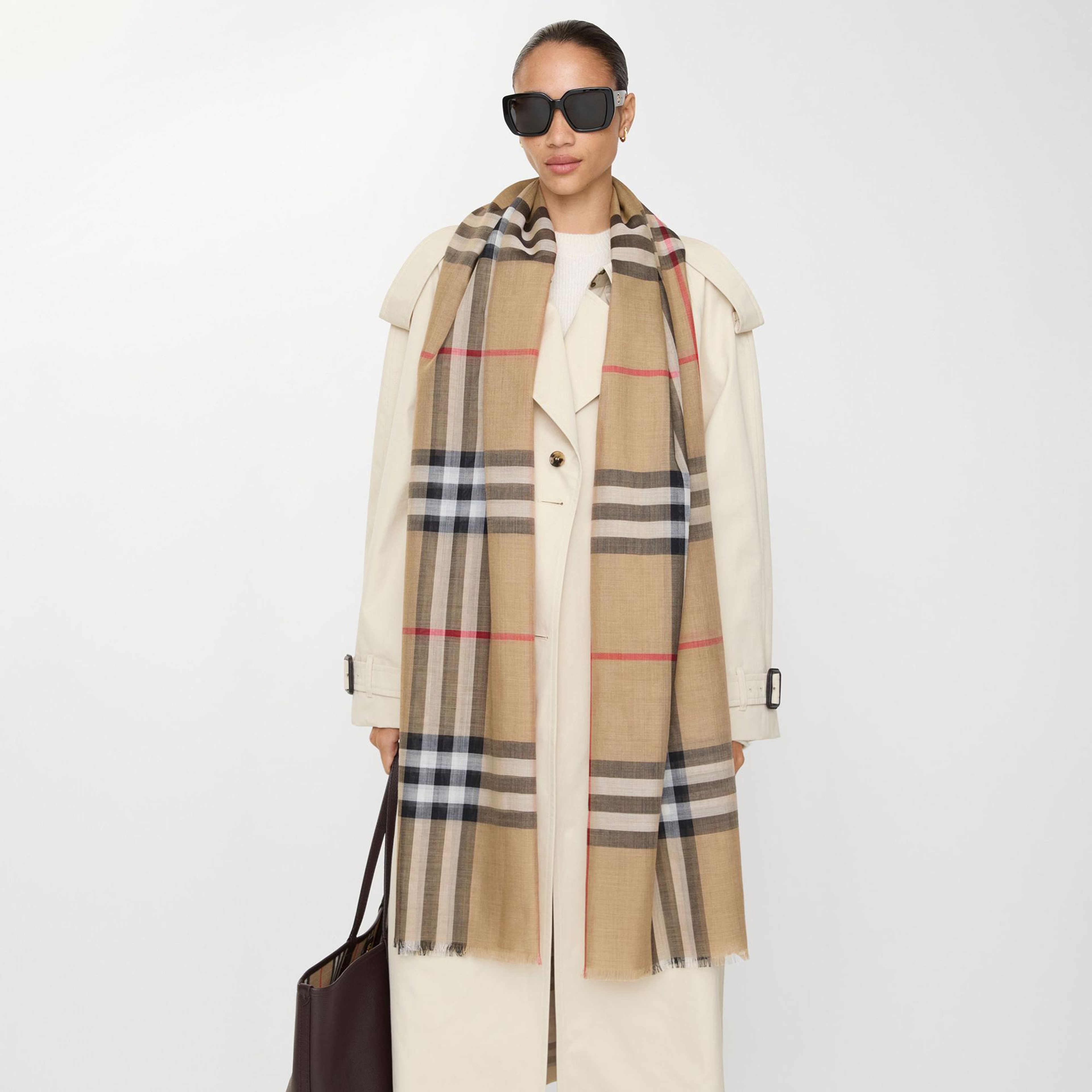 Burberry Wide Check Wool Silk Kadın Bej Atkı