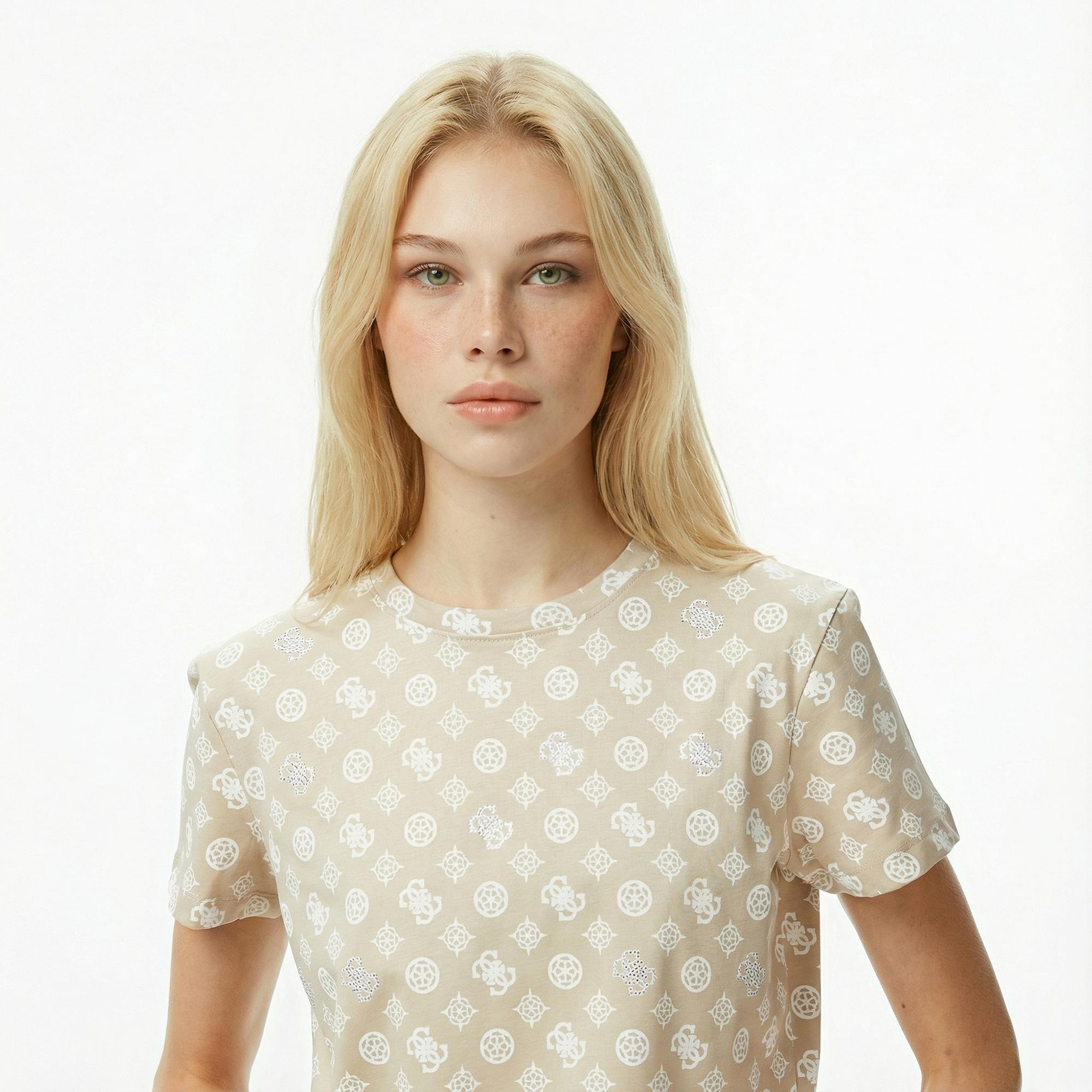 Guess Gloria Regular Fit Kadın Krem T-Shirt