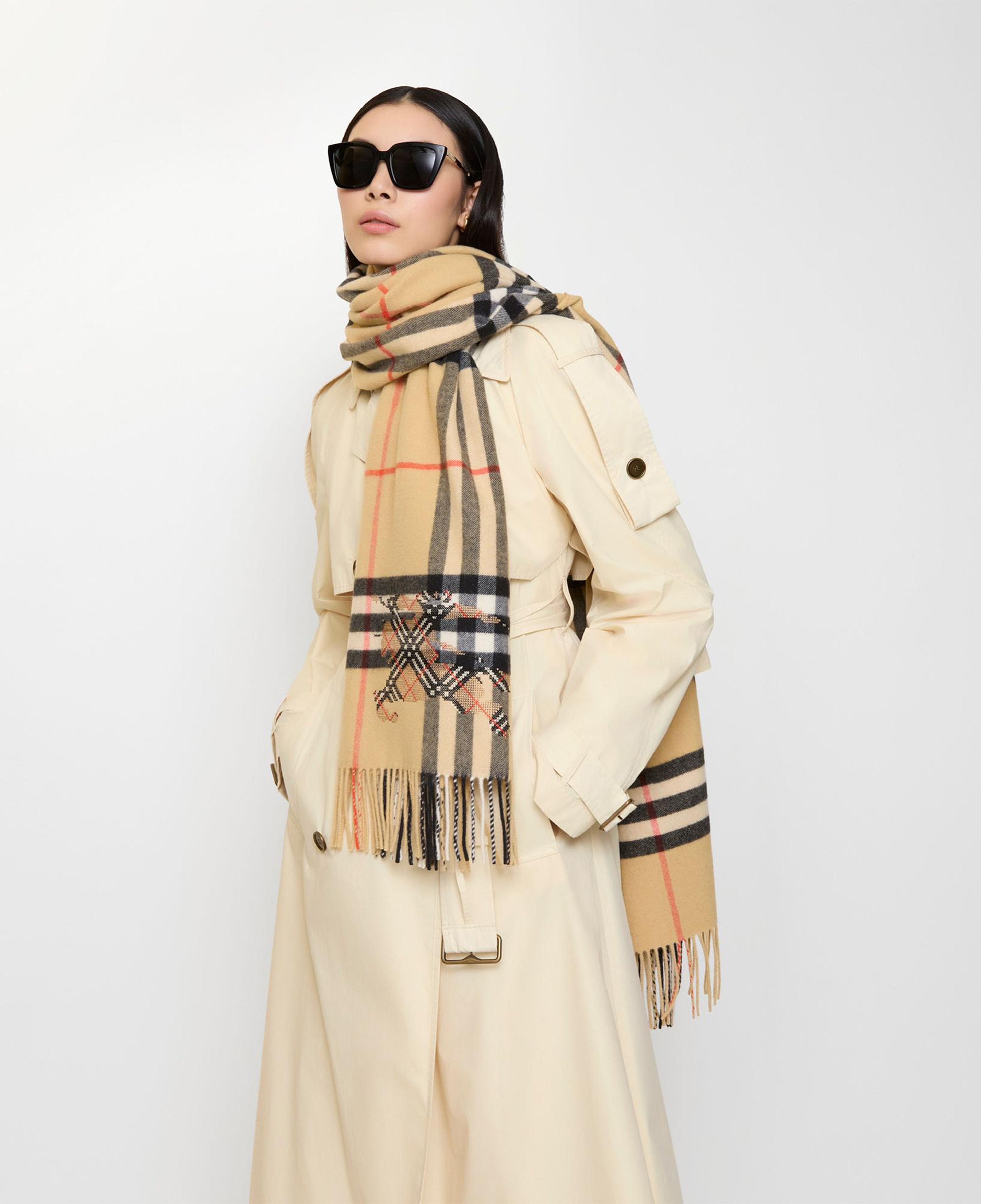 Burberry Check Ekd X Stıtch Kadın Bej Atkı