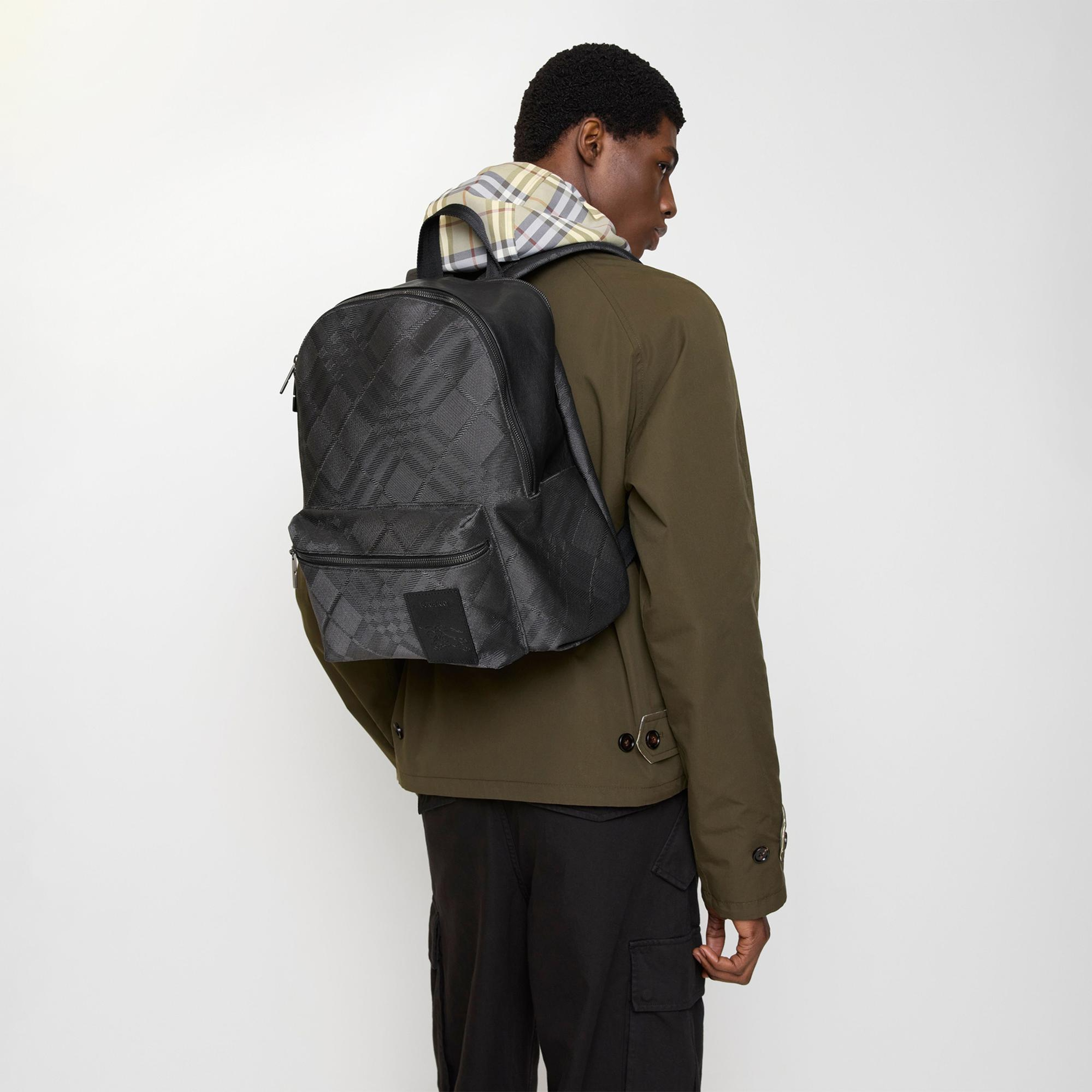 Burberry Chester Erkek Siyah Sırt Çantası