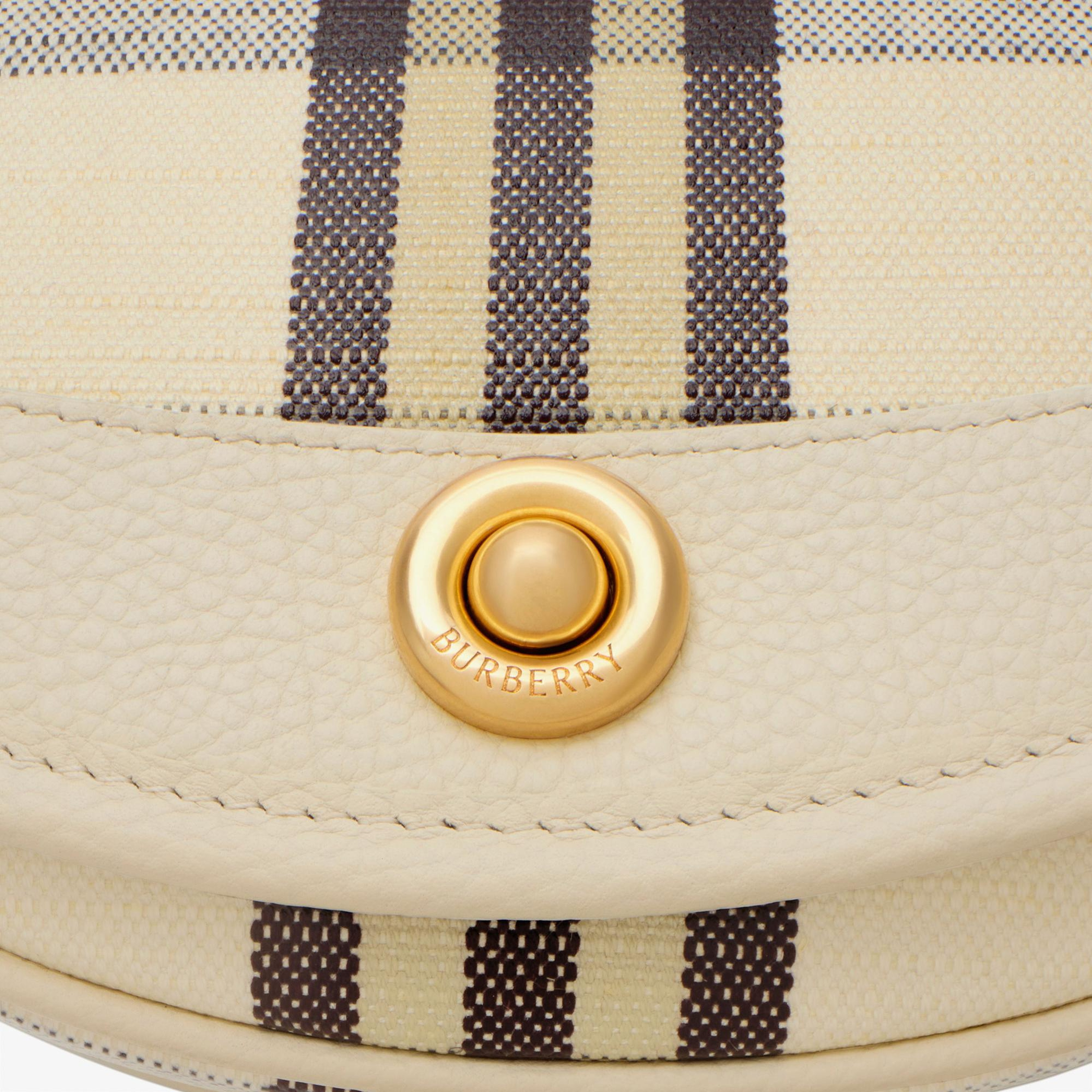 Burberry Hıghlands Kadın Bej Omuz Çantası