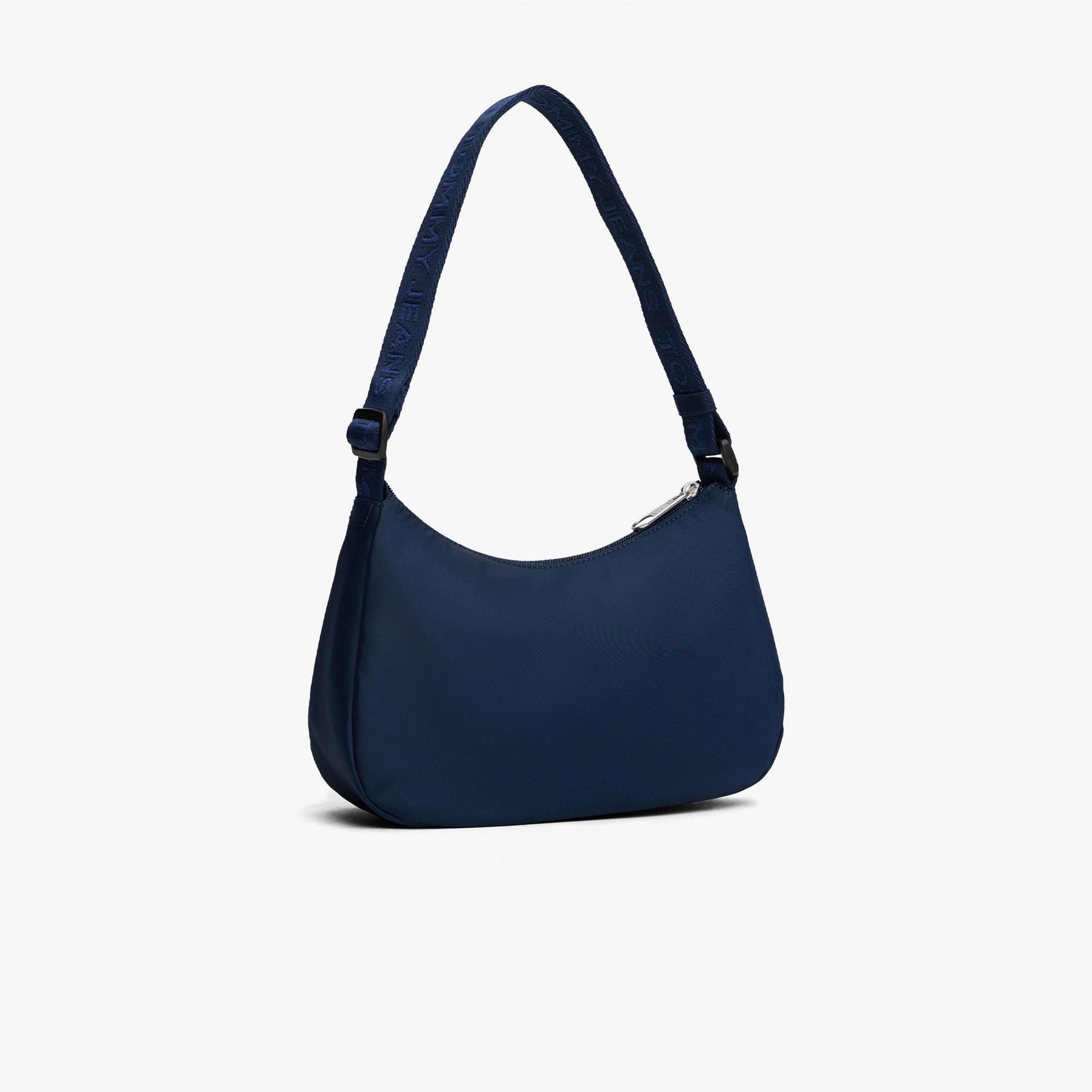 Tommy Hilfiger Essential Daily Kadın Lacivert Omuz Çantası