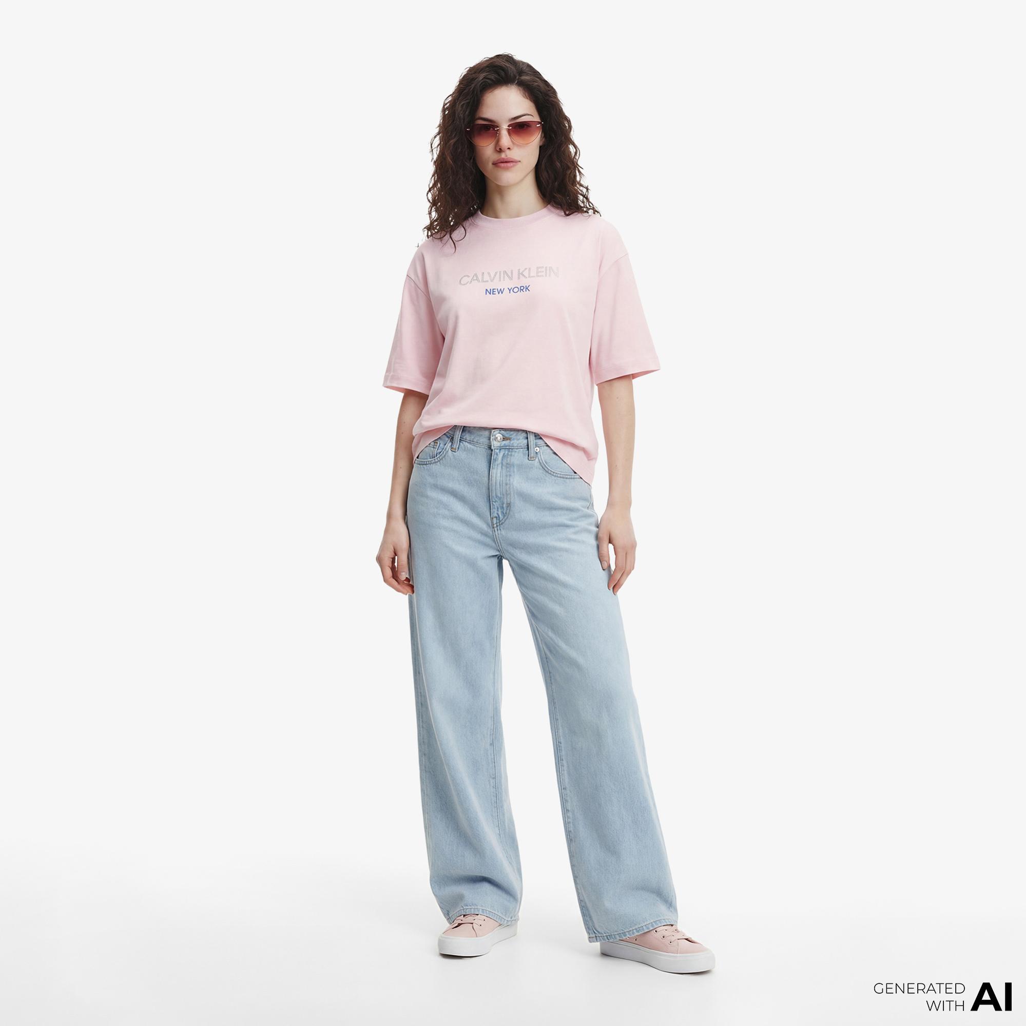 Calvin Klein Relaxed Sequin Logo Kadın Pembe T-Shirt