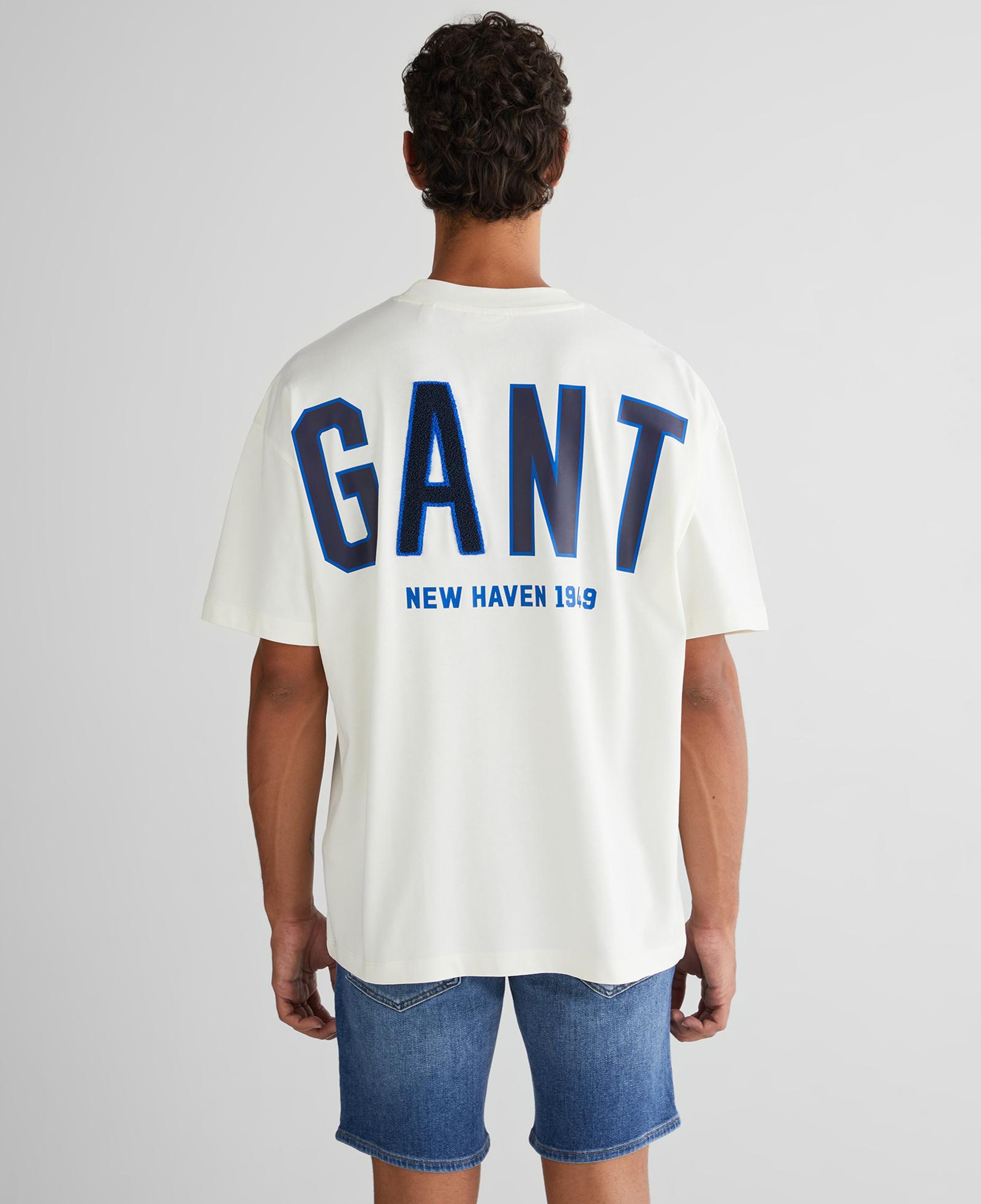 GANT Erkek Krem Relaxed Fit Bisiklet Yaka Logolu T-Shirt