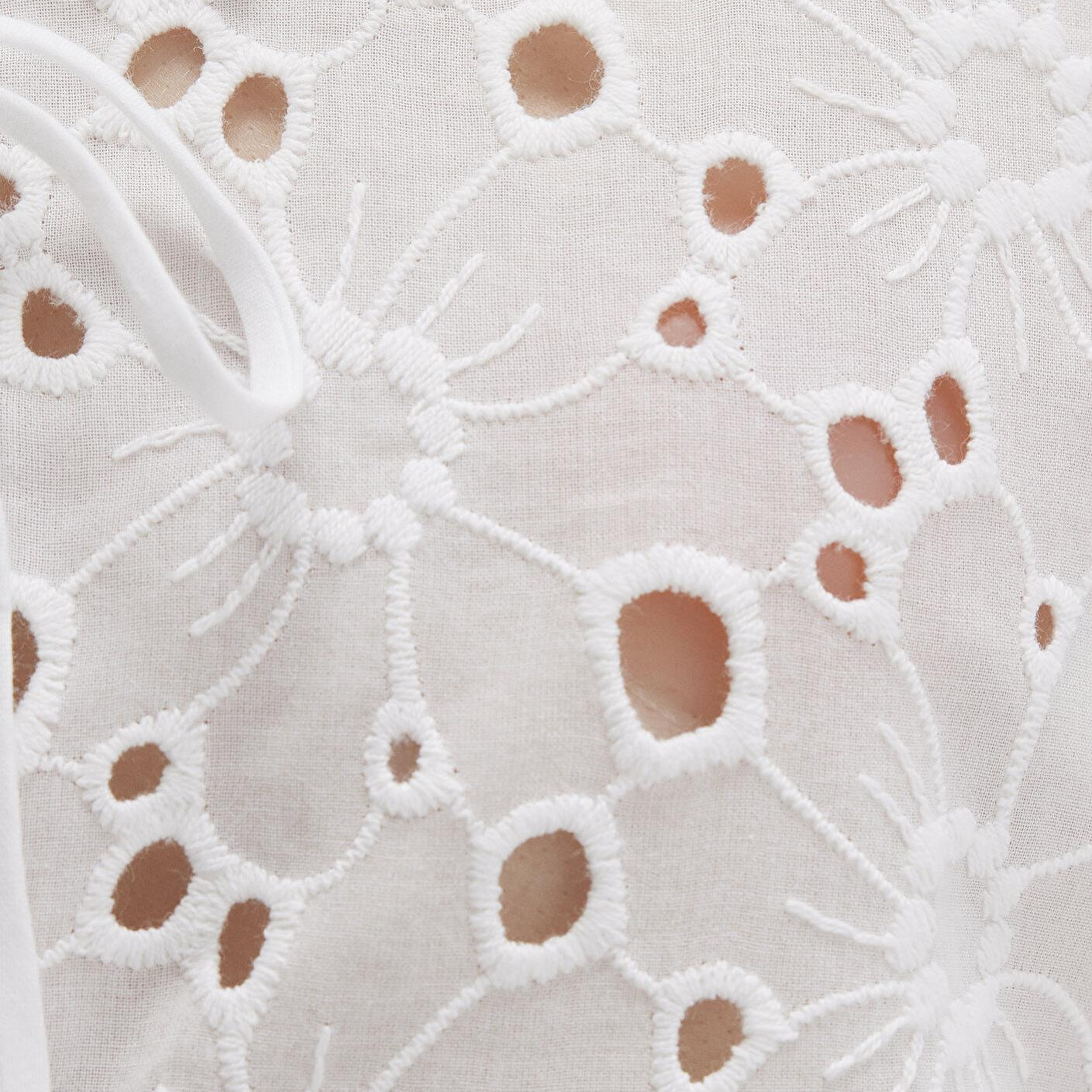 Mavi Bağcık Detaylı Fisto İşlemeli Top 1211177-70057