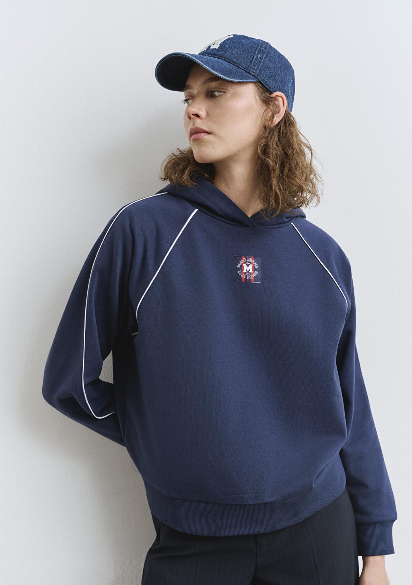 Mavi Biye Detaylı Kapüşonlu Lacivert Sweatshirt 1S10362-87518