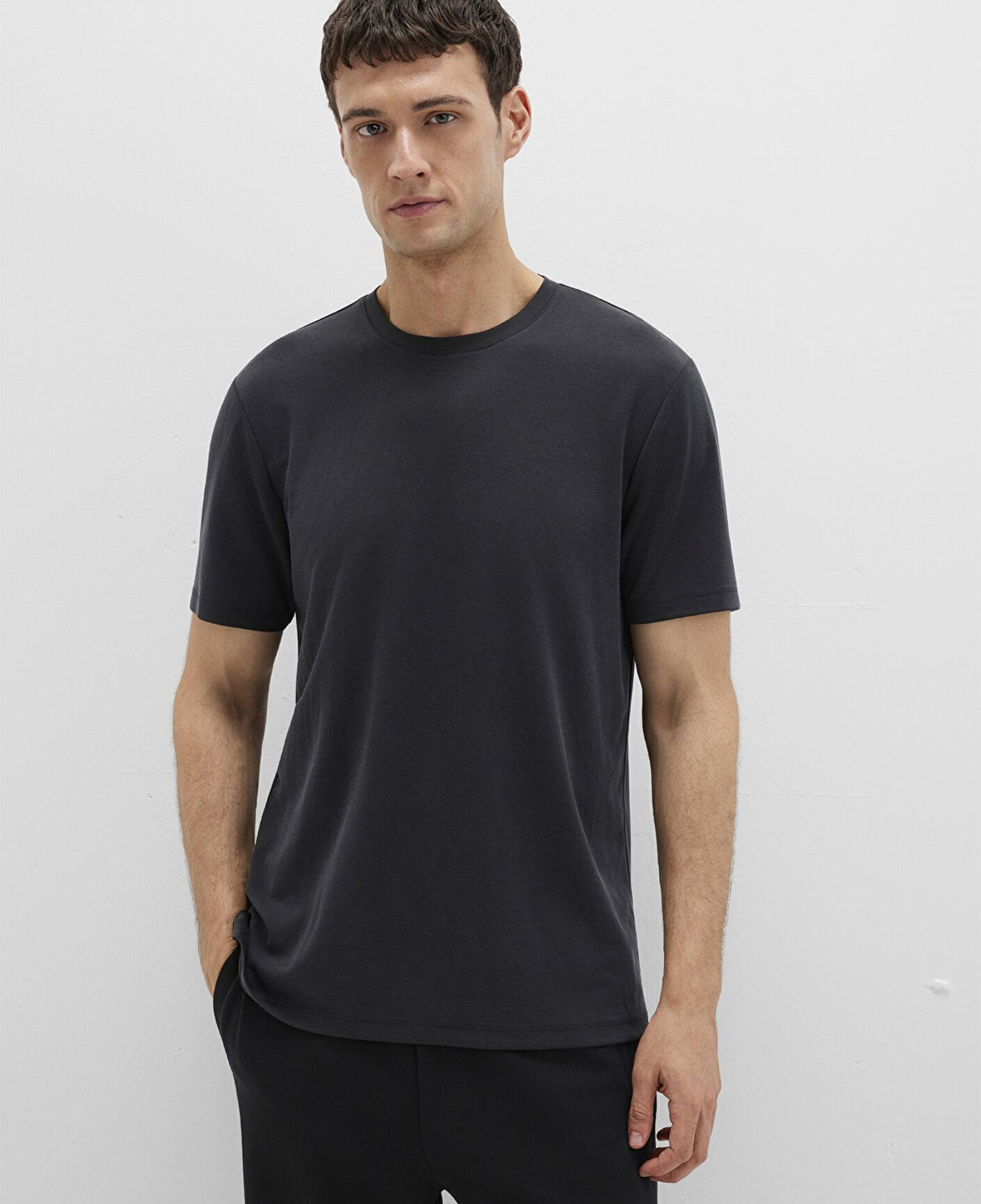 Mavi Bisiklet Yaka Siyah Basic Tişört Regular Fit / Normal Kesim 0612865-900