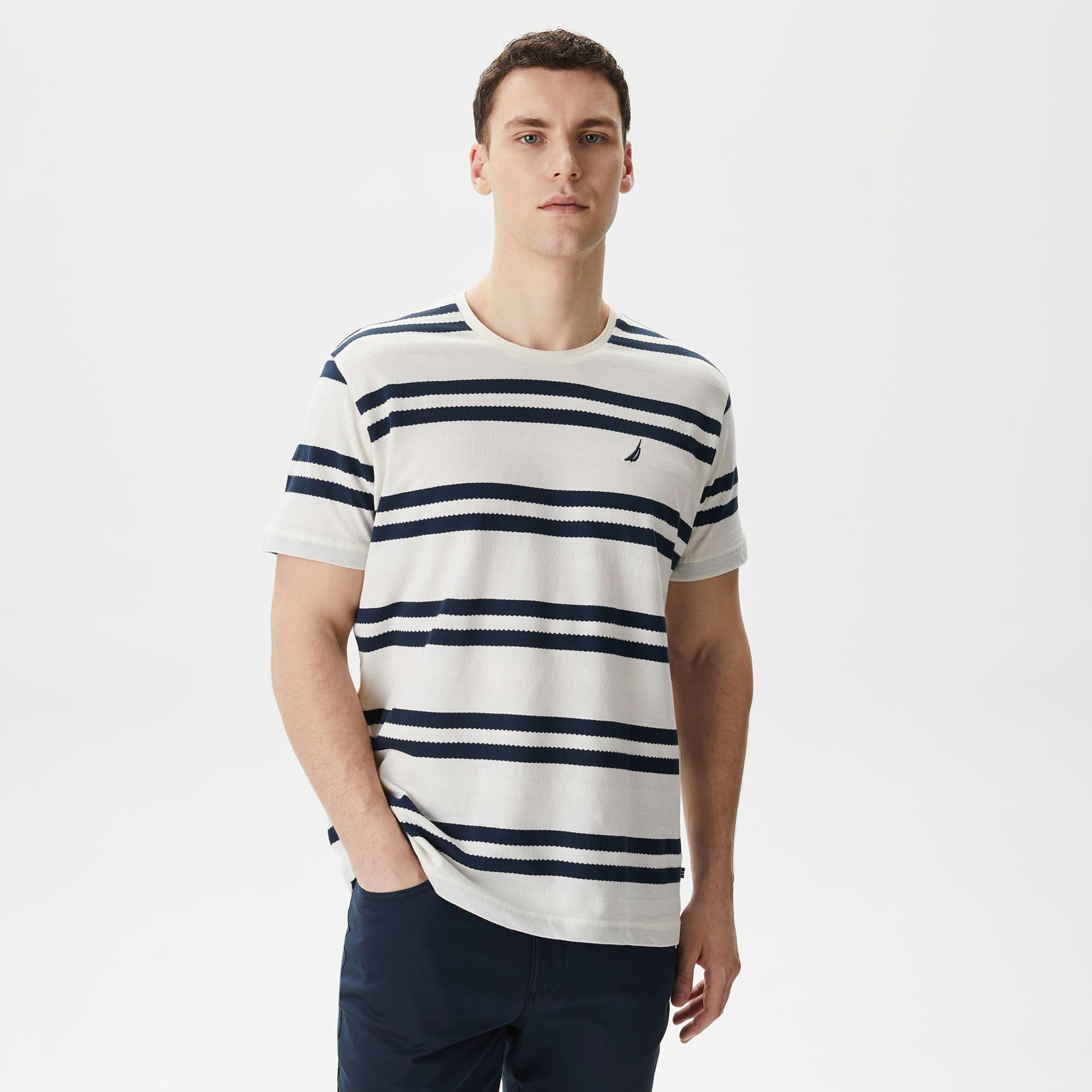 Nautica Erkek Beyaz Standart Fit Kısa Kollu Çizgili T-Shirt