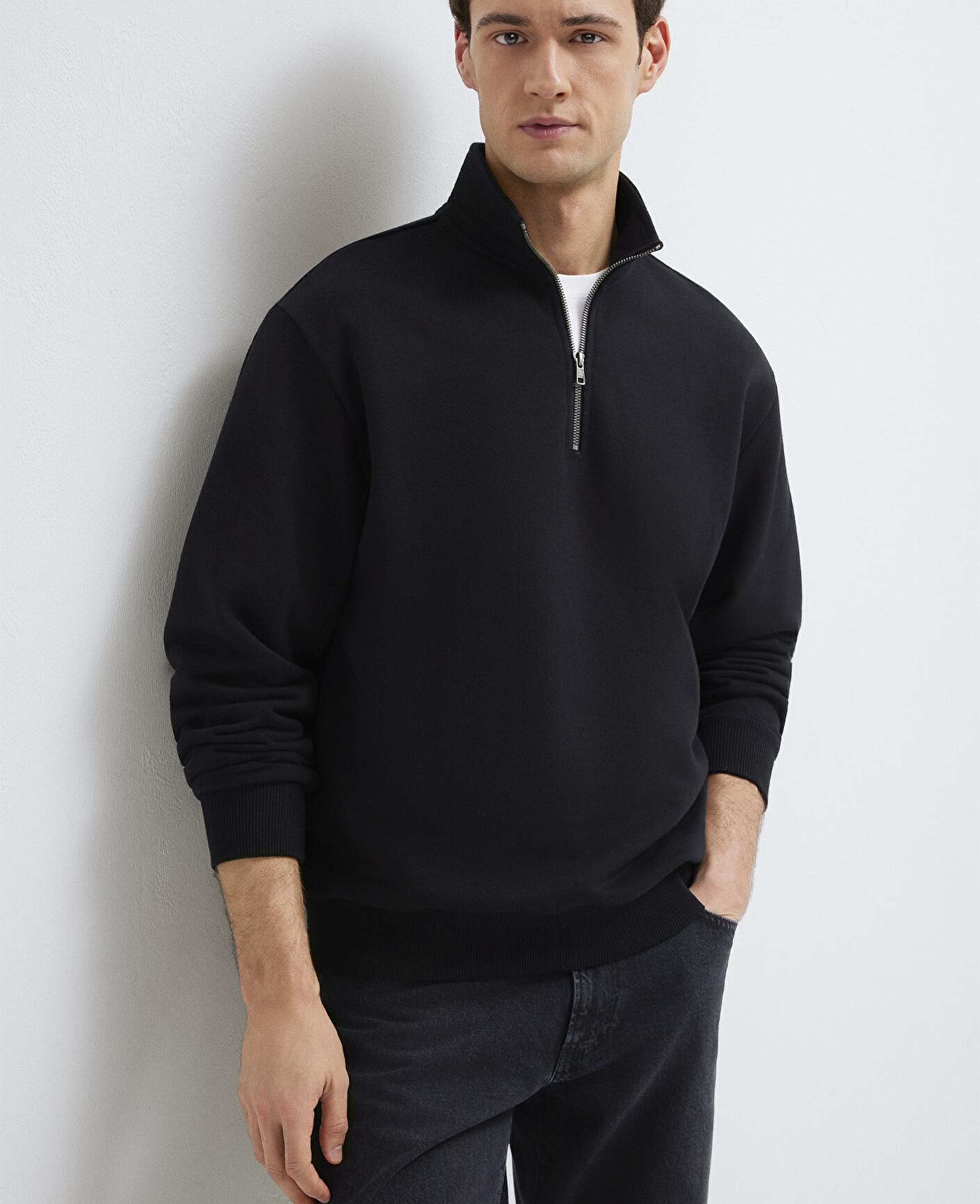 Mavi Yarı Fermuarlı Siyah Basic Sweatshirt 0S10419-900