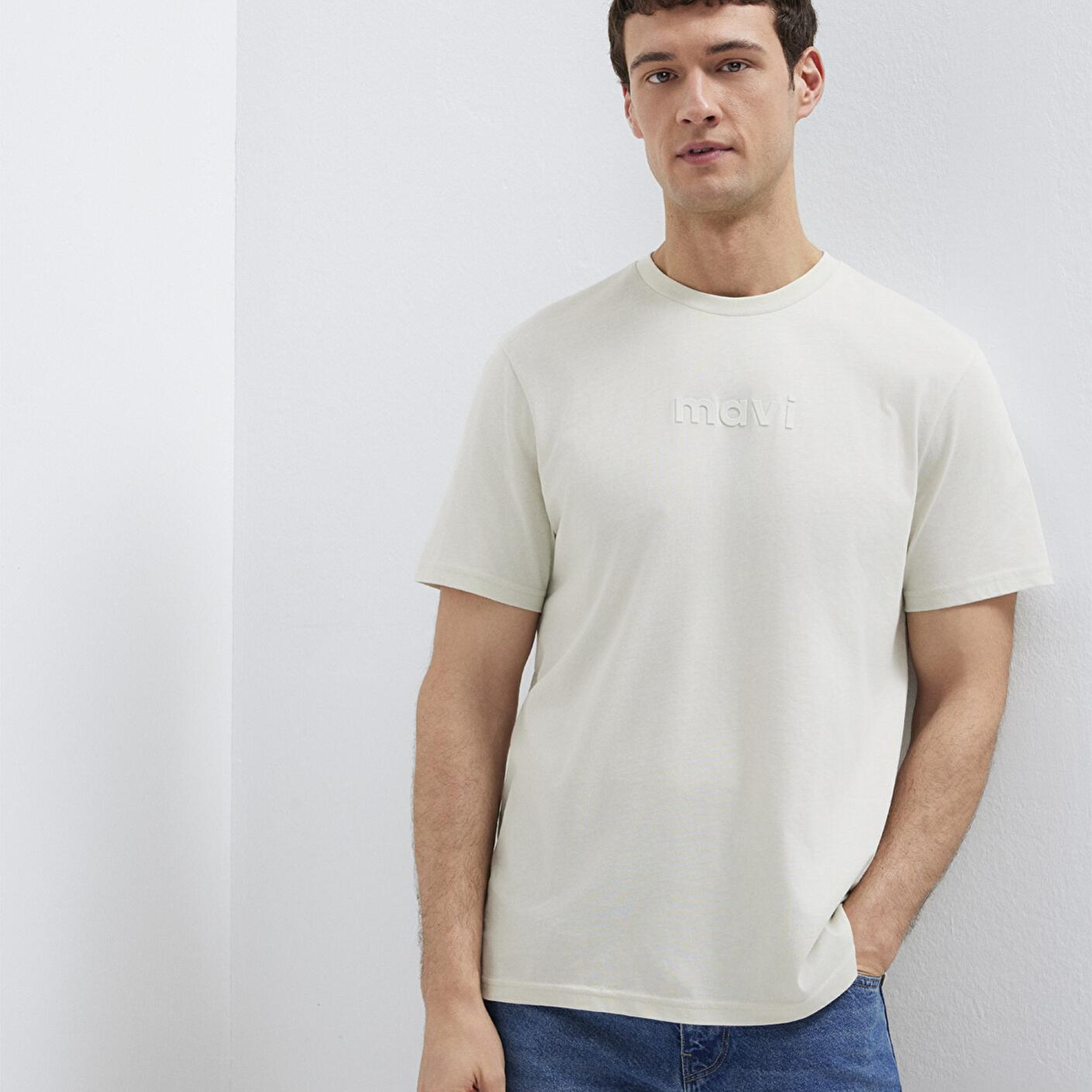 Mavi Mavi Logo Baskılı Ekru Tişört Regular Fit / Normal Kesim 0612732-70142