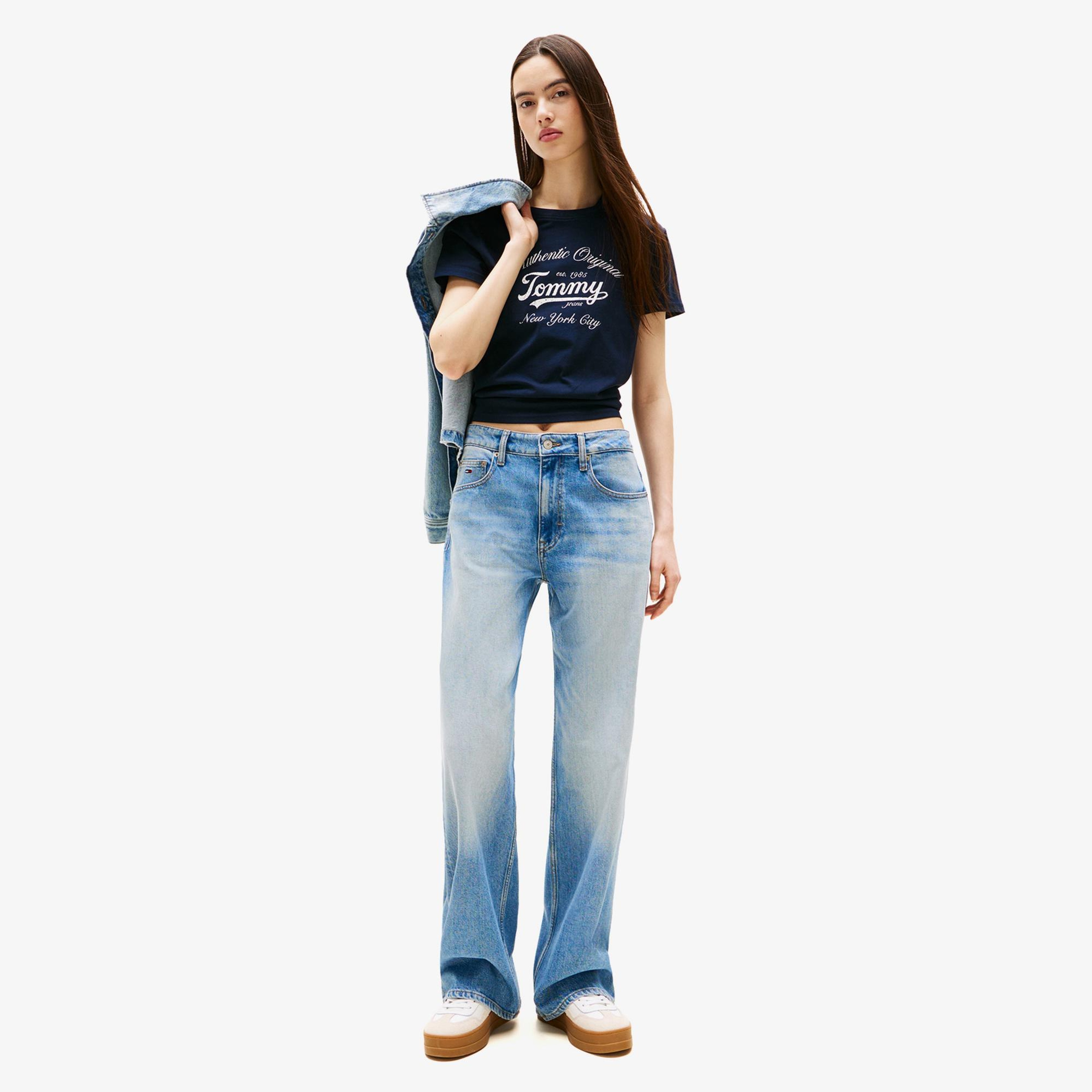 Tommy Jeans Regular Essential Logo Kadın Lacivert T-Shirt