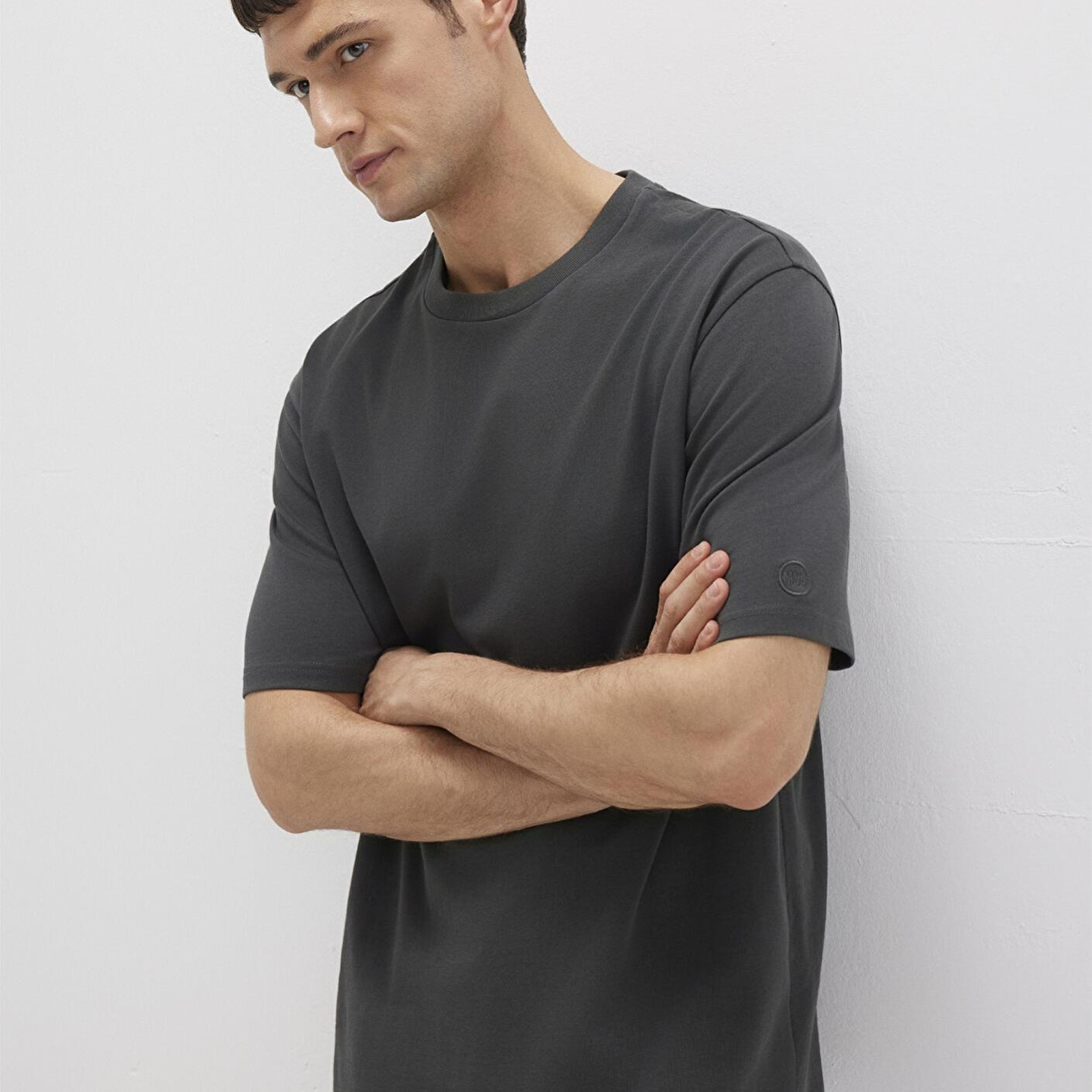 Mavi Logo Kol Detaylı Antrasit Basic Tişört Loose Fit / Bol Rahat Kesim 0611924-70092