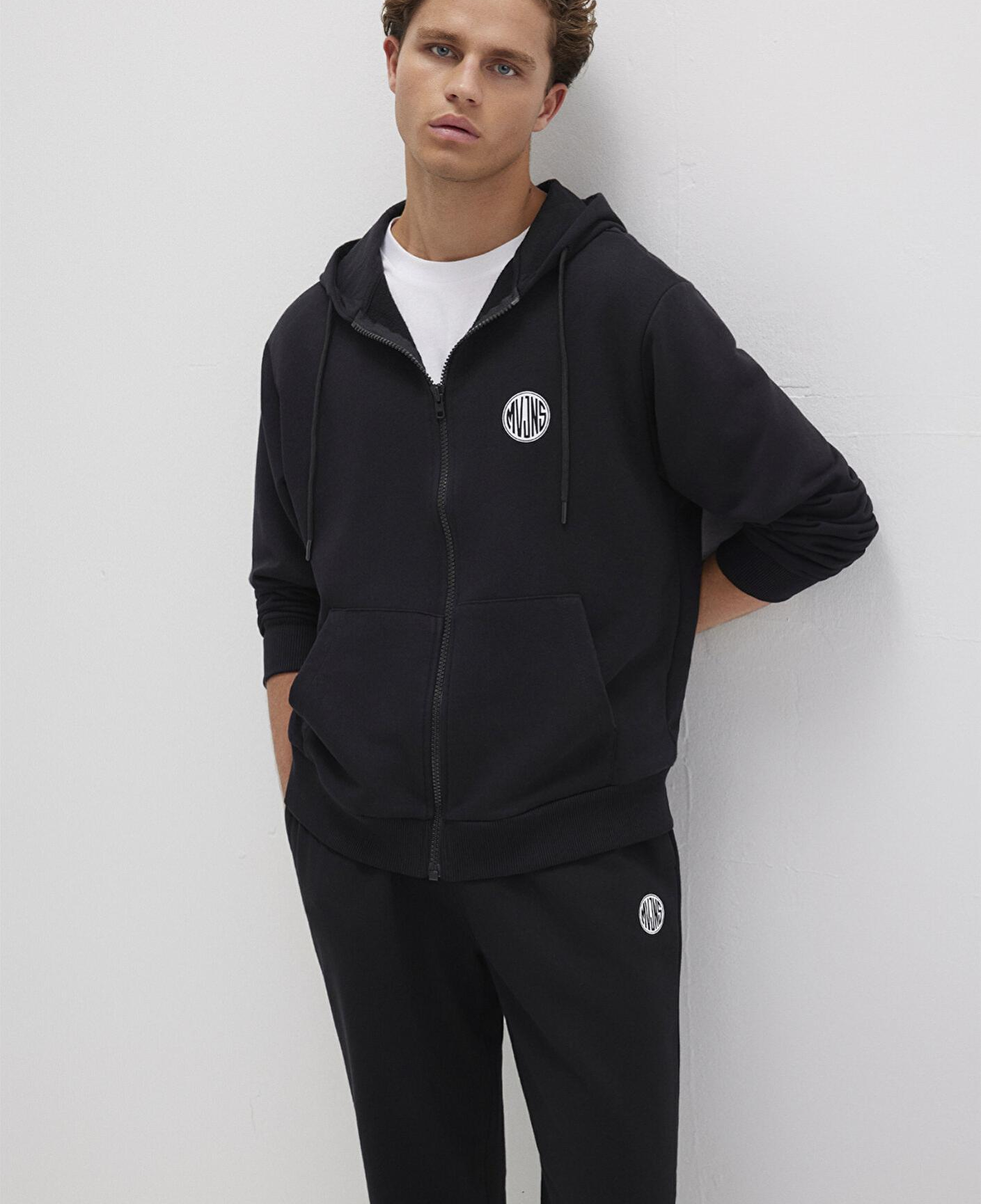 Mavi MVJNS Logo Baskılı Fermuarlı Kapüşonlu Siyah Sweatshirt 0S10193-900