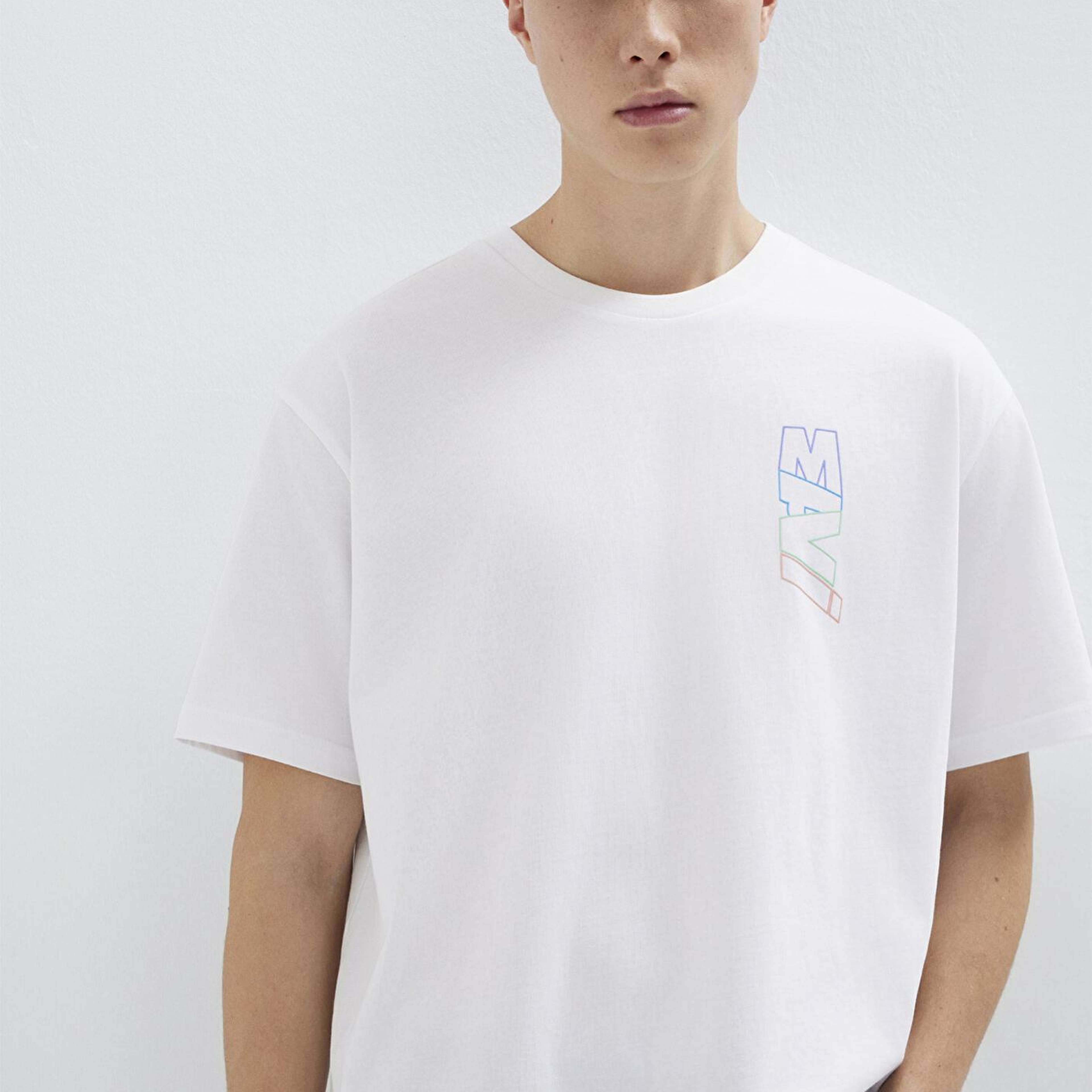 Mavi Mavi Logo Sırt Baskılı Beyaz Tişört Loose Fit / Bol Rahat Kesim 0612350-620