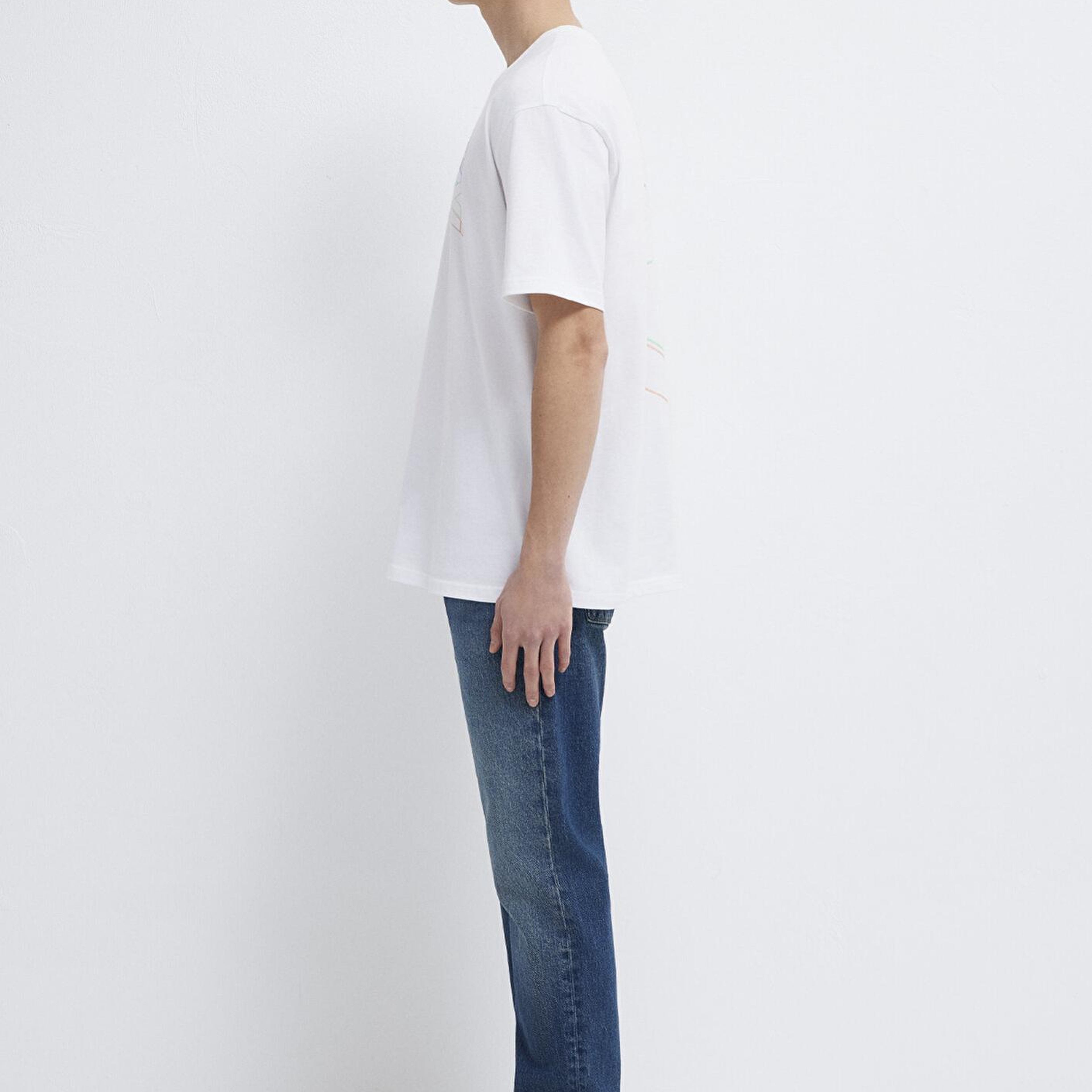 Mavi Mavi Logo Sırt Baskılı Beyaz Tişört Loose Fit / Bol Rahat Kesim 0612350-620