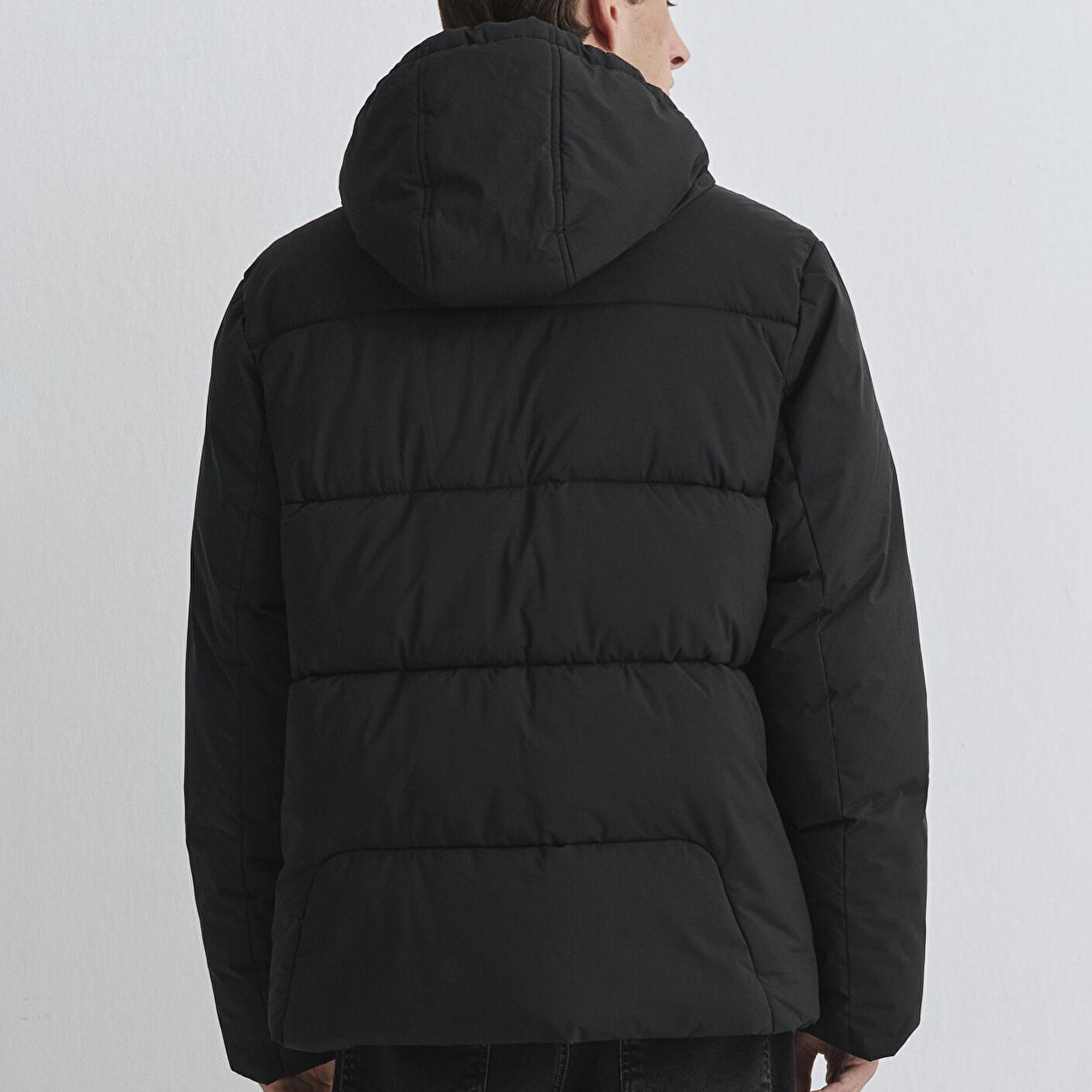 Mavi Su İtici Kapüşonlu Siyah Şişme Mont 0110463-900