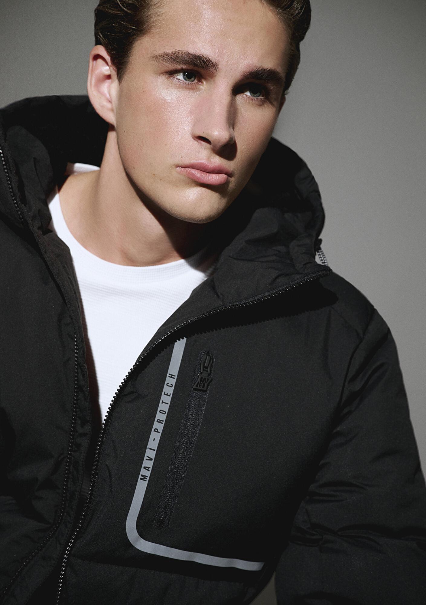 Mavi Su İtici Kapüşonlu Siyah Şişme Mont 0110463-900