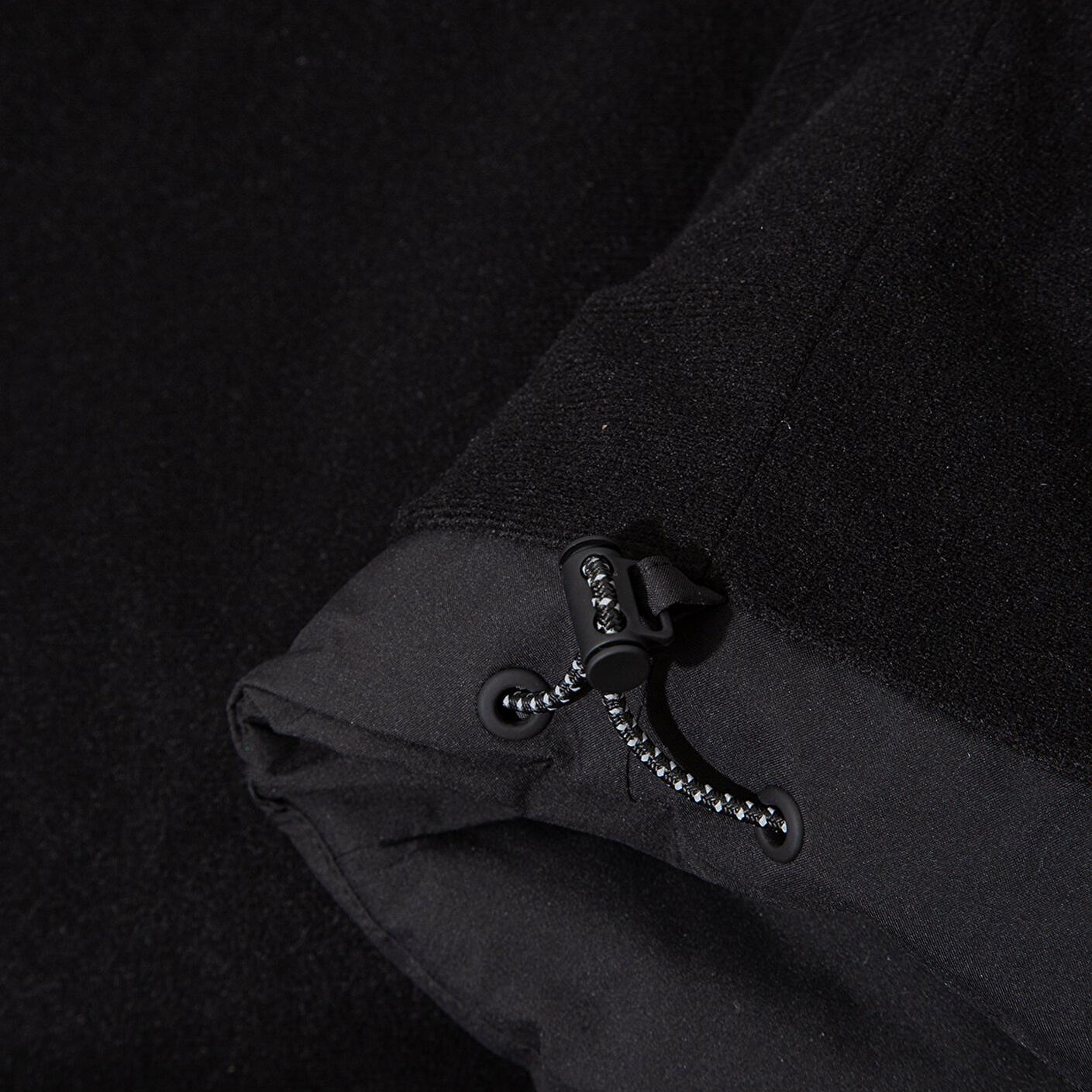 Mavi Su İtici Kapüşonlu Siyah Şişme Mont 0110463-900