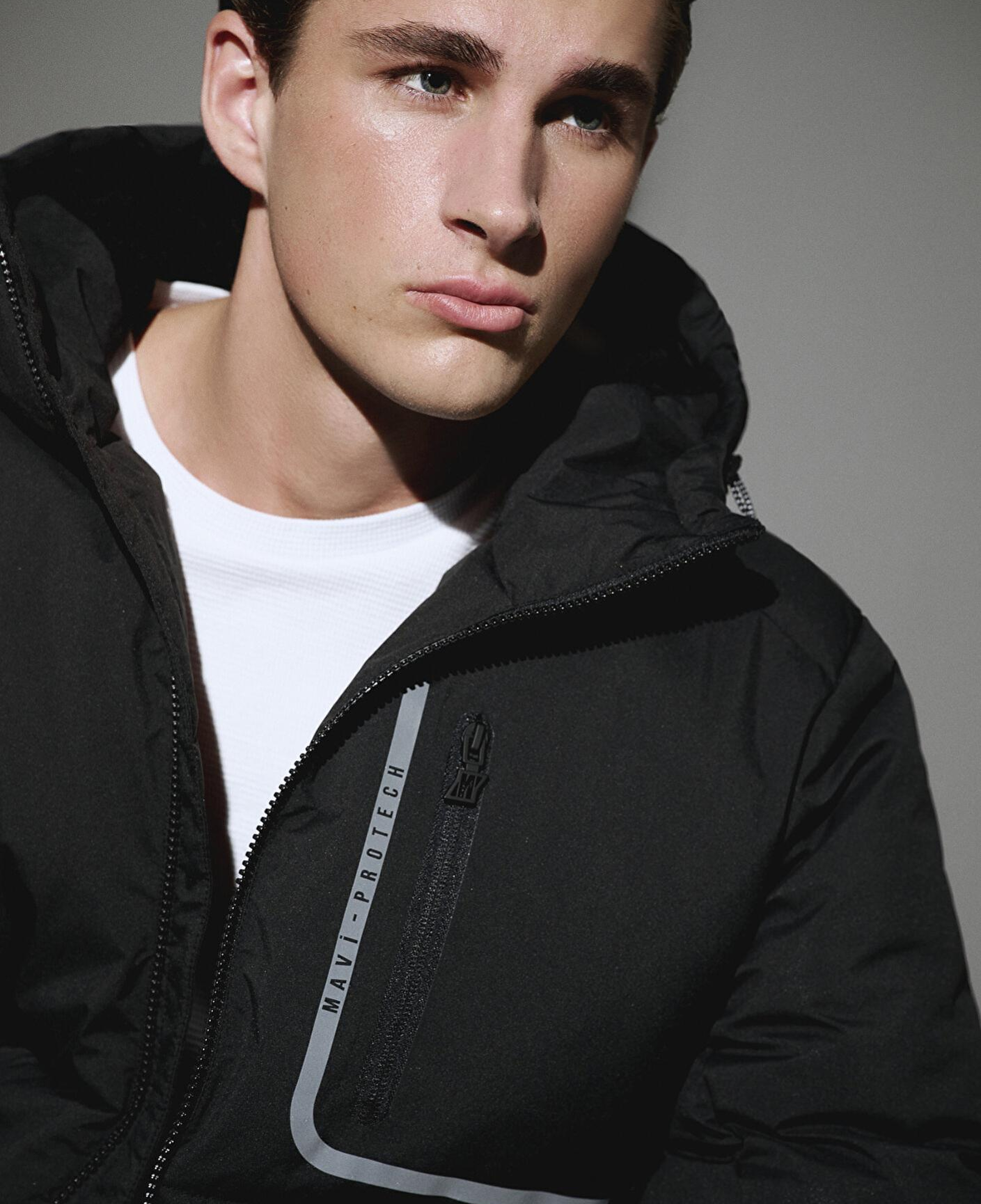 Mavi Su İtici Kapüşonlu Siyah Şişme Mont 0110463-900