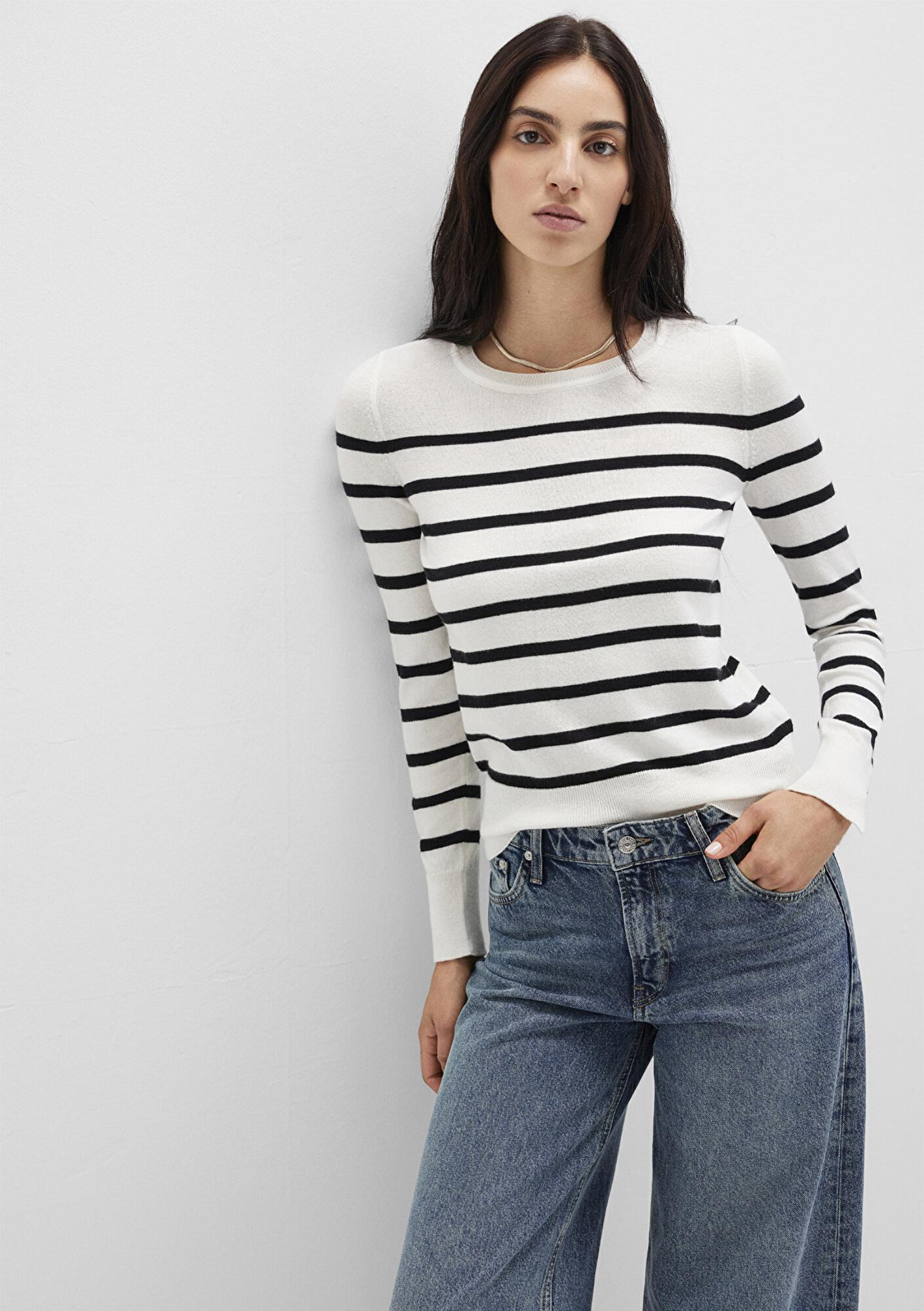 Mavi Bisiklet Yaka Çizgili Siyah Kazak Slim Fit / Dar Kesim 1710545-85407