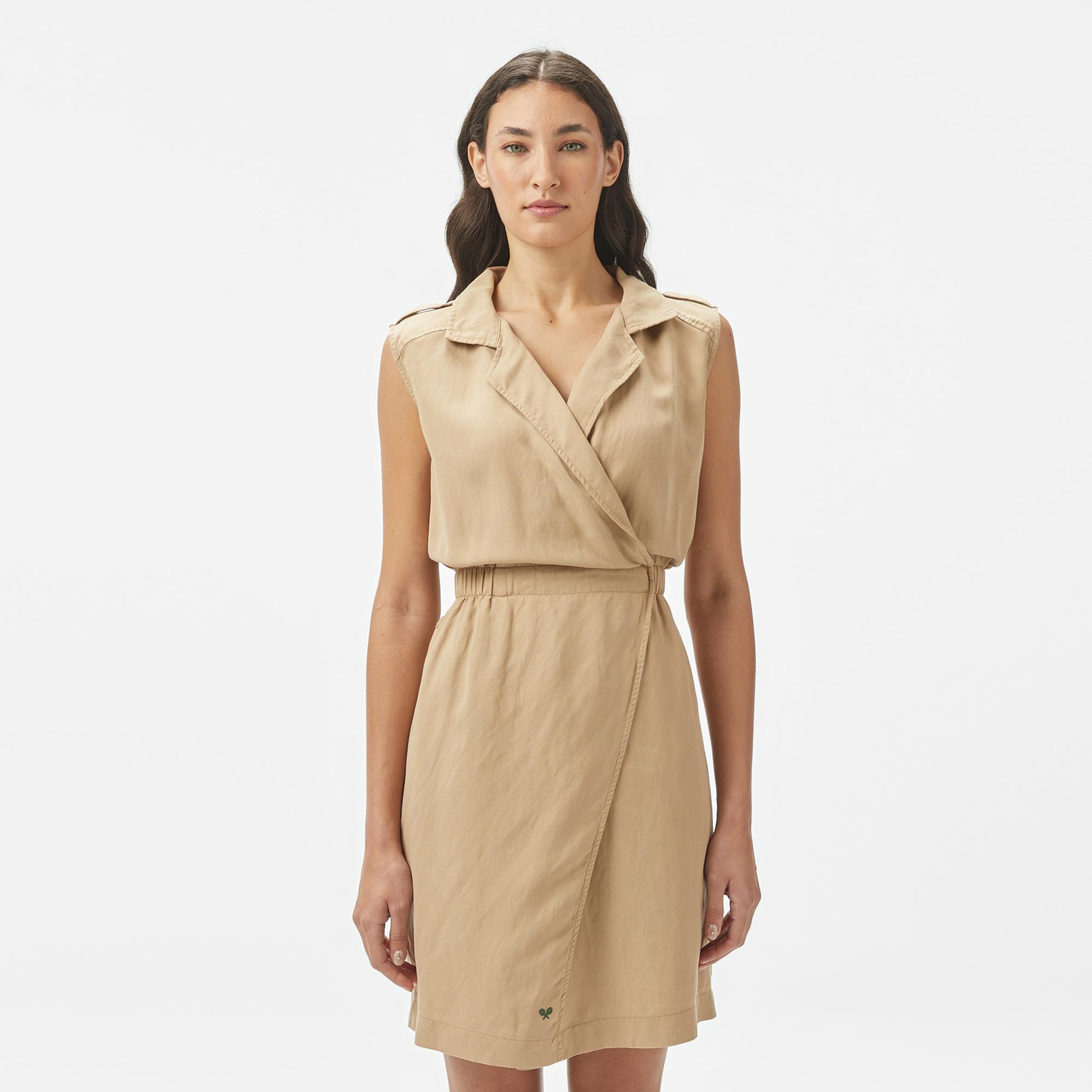 Lacoste Kadın Classic Fit Kolsuz Bej Elbise