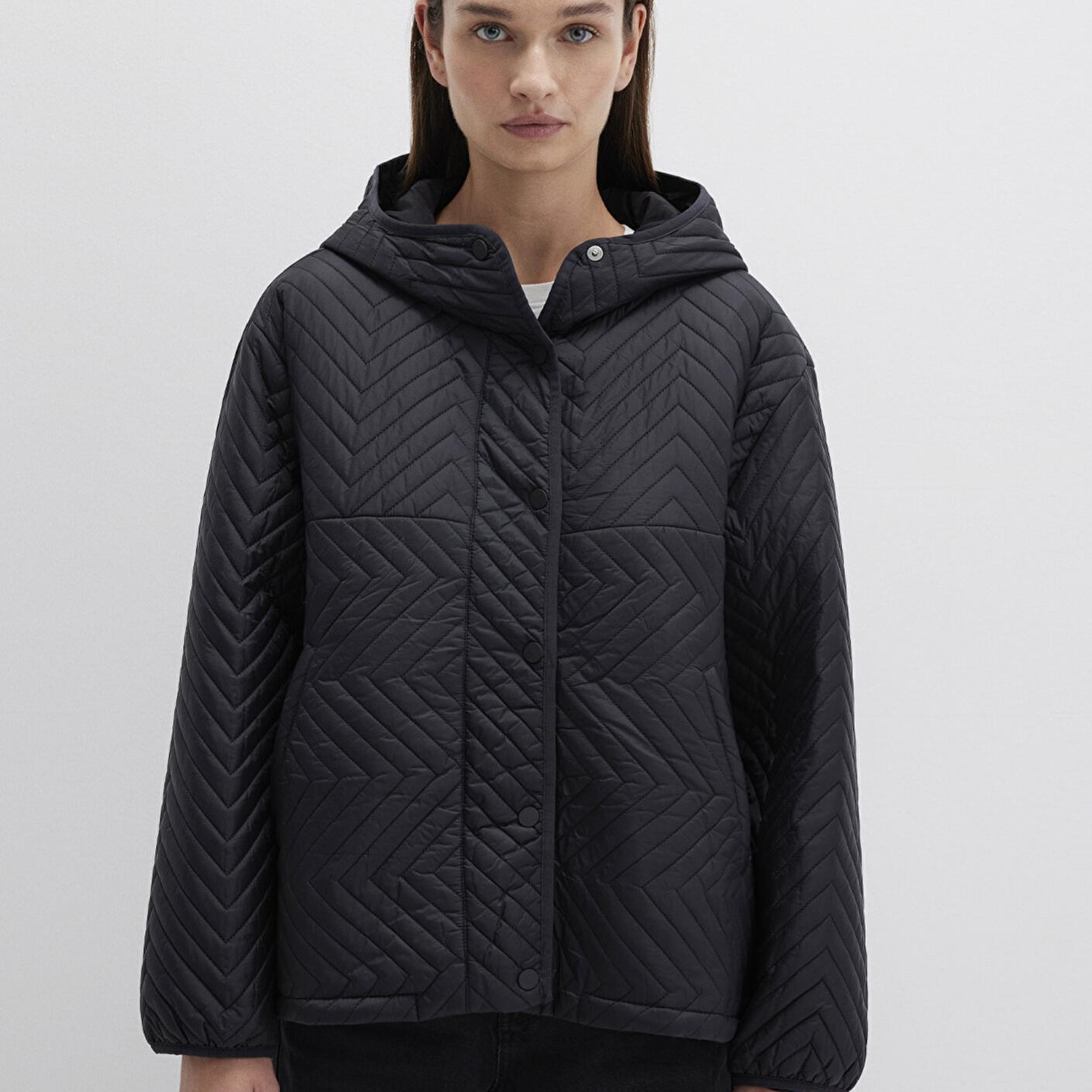 Mavi Kapüşonlu Kapitone Siyah Ceket Loose Fit / Bol Rahat Kesim 1110460-900