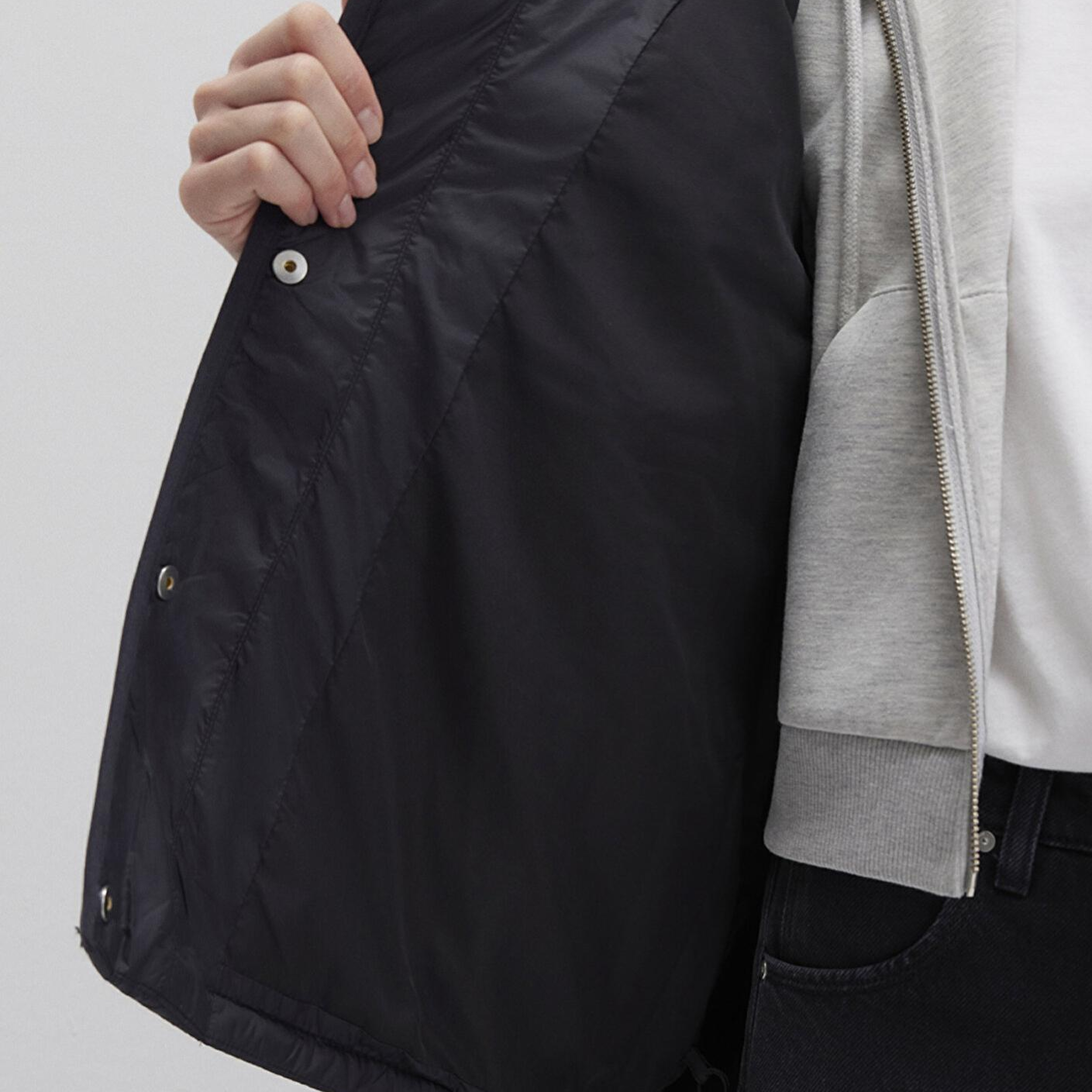 Mavi Kapüşonlu Kapitone Siyah Ceket Loose Fit / Bol Rahat Kesim 1110460-900