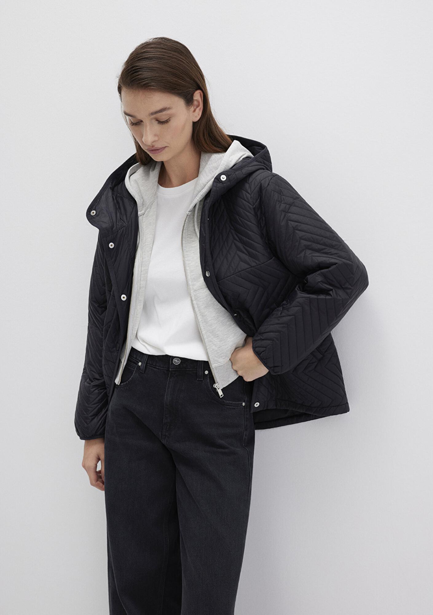 Mavi Kapüşonlu Kapitone Siyah Ceket Loose Fit / Bol Rahat Kesim 1110460-900