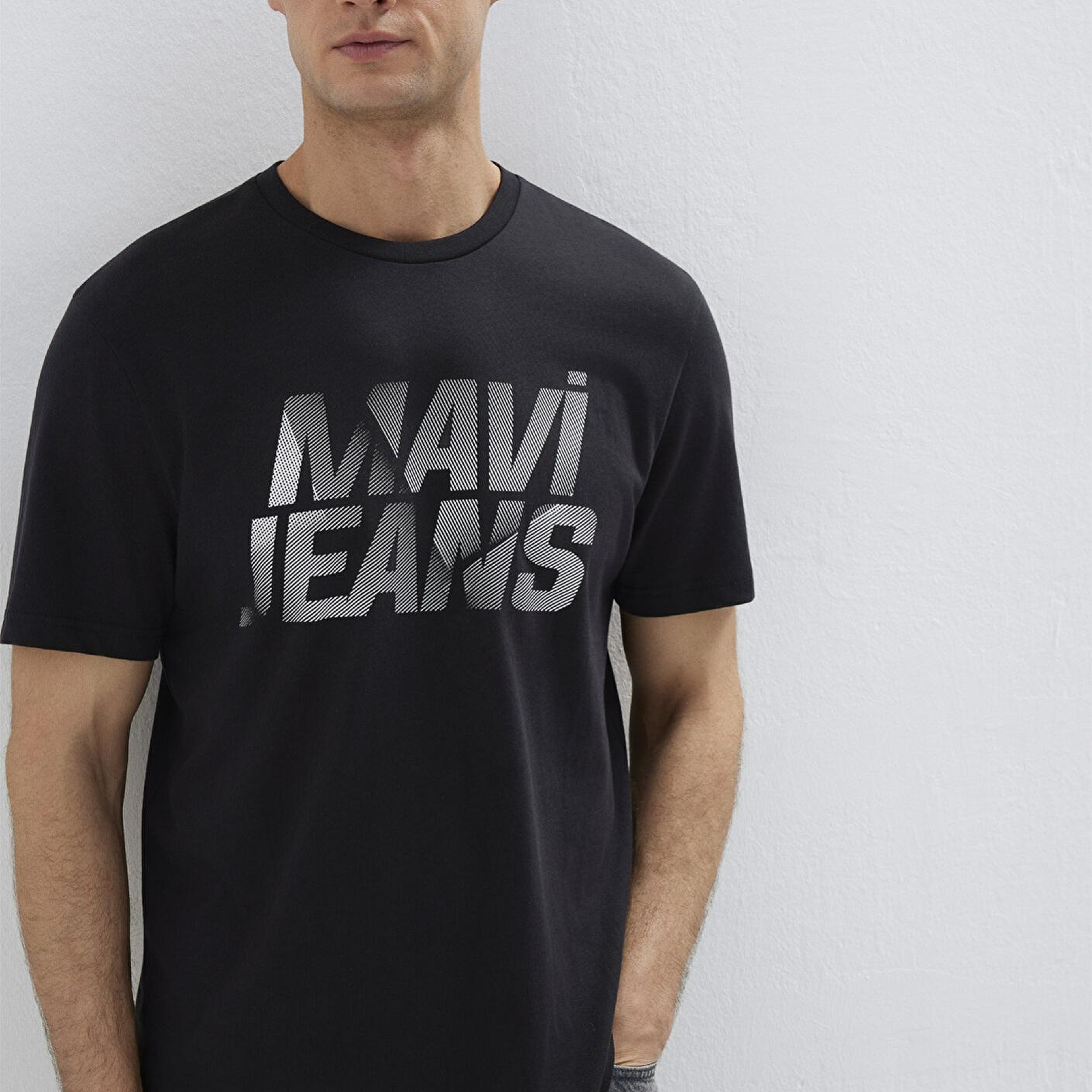 Mavi Mavi Logo Baskılı Siyah Tişört Regular Fit / Normal Kesim 0610260-900