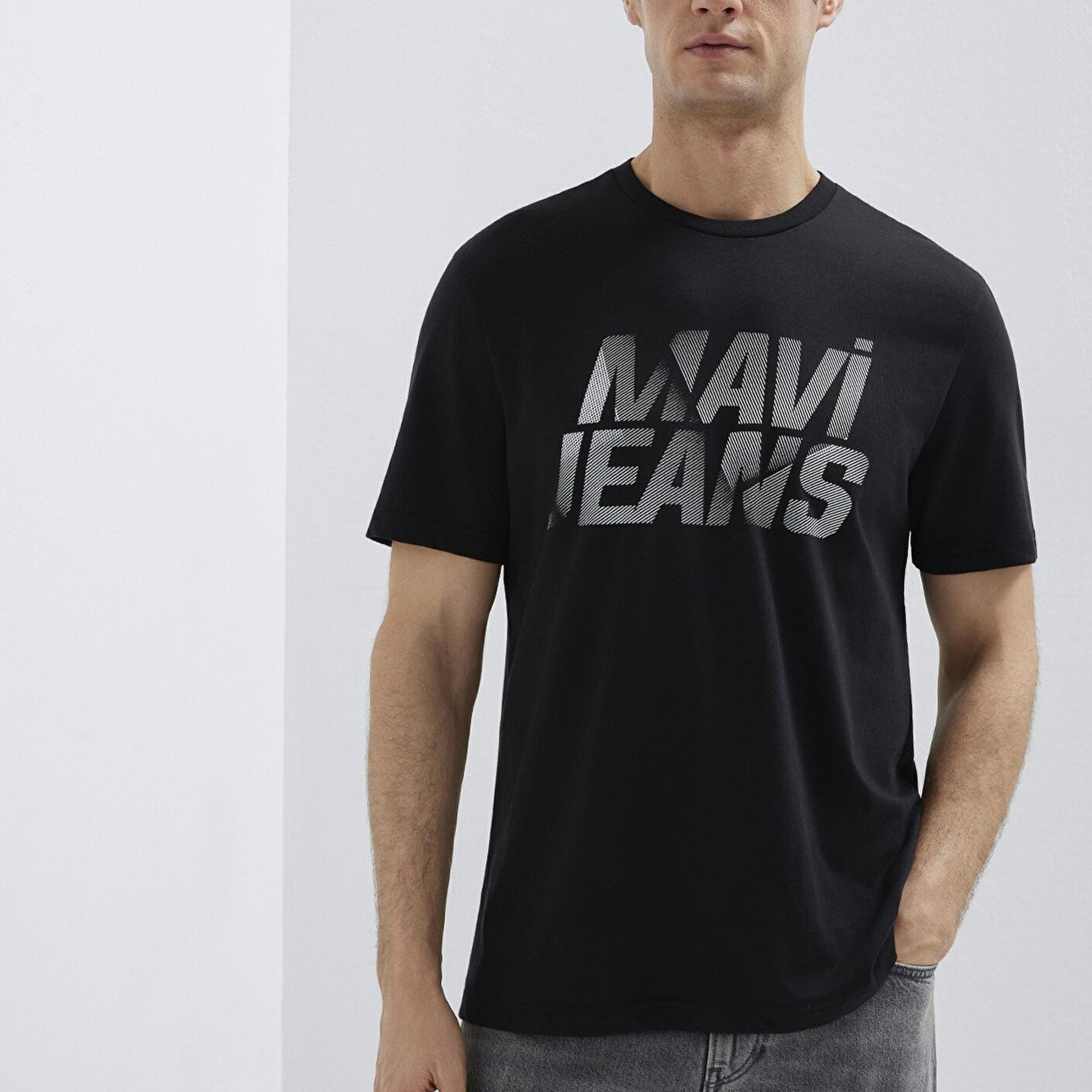 Mavi Mavi Logo Baskılı Siyah Tişört Regular Fit / Normal Kesim 0610260-900