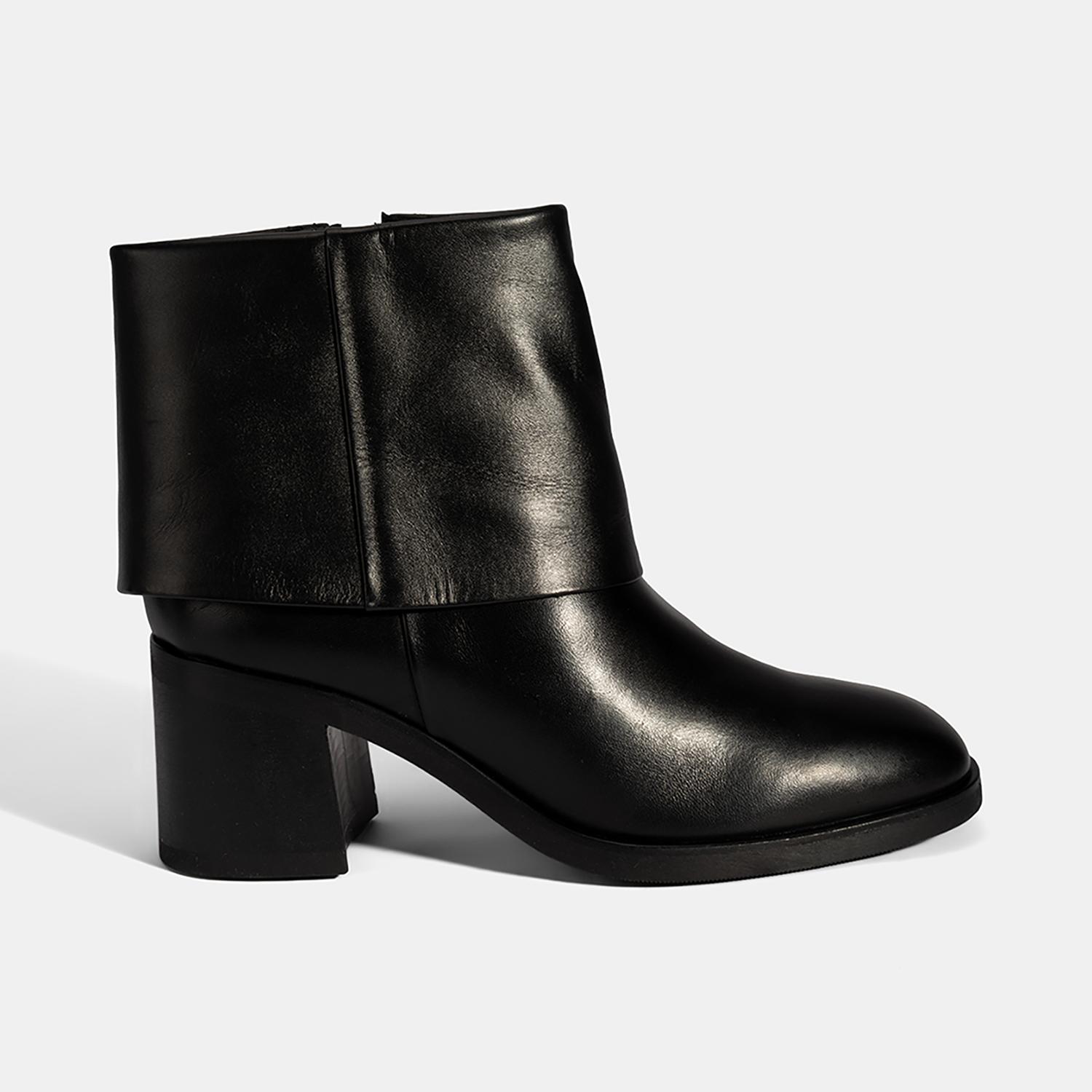 Kadın Siyah Katlama Detaylı Topuklu Deri Bot