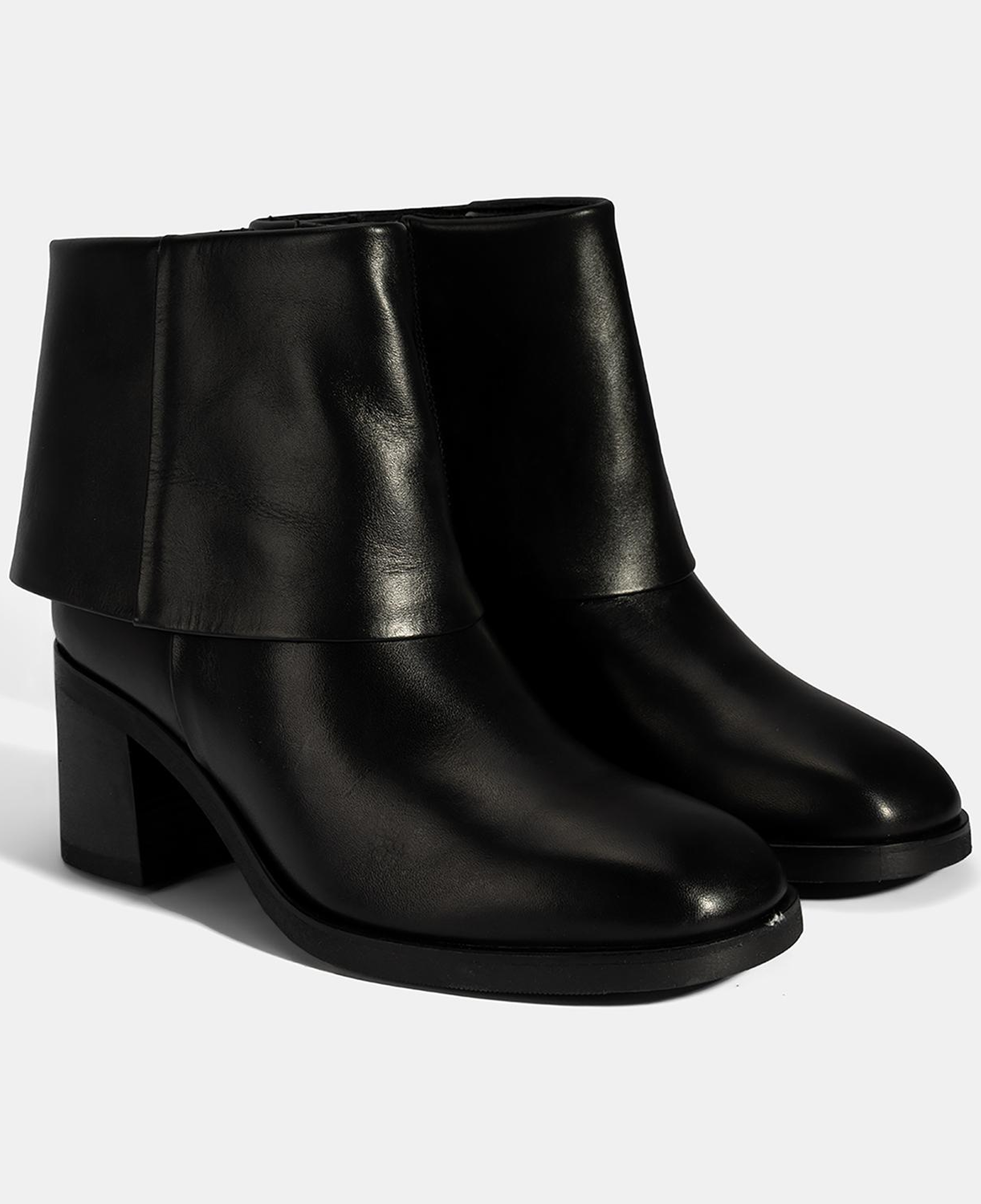 Kadın Siyah Katlama Detaylı Topuklu Deri Bot