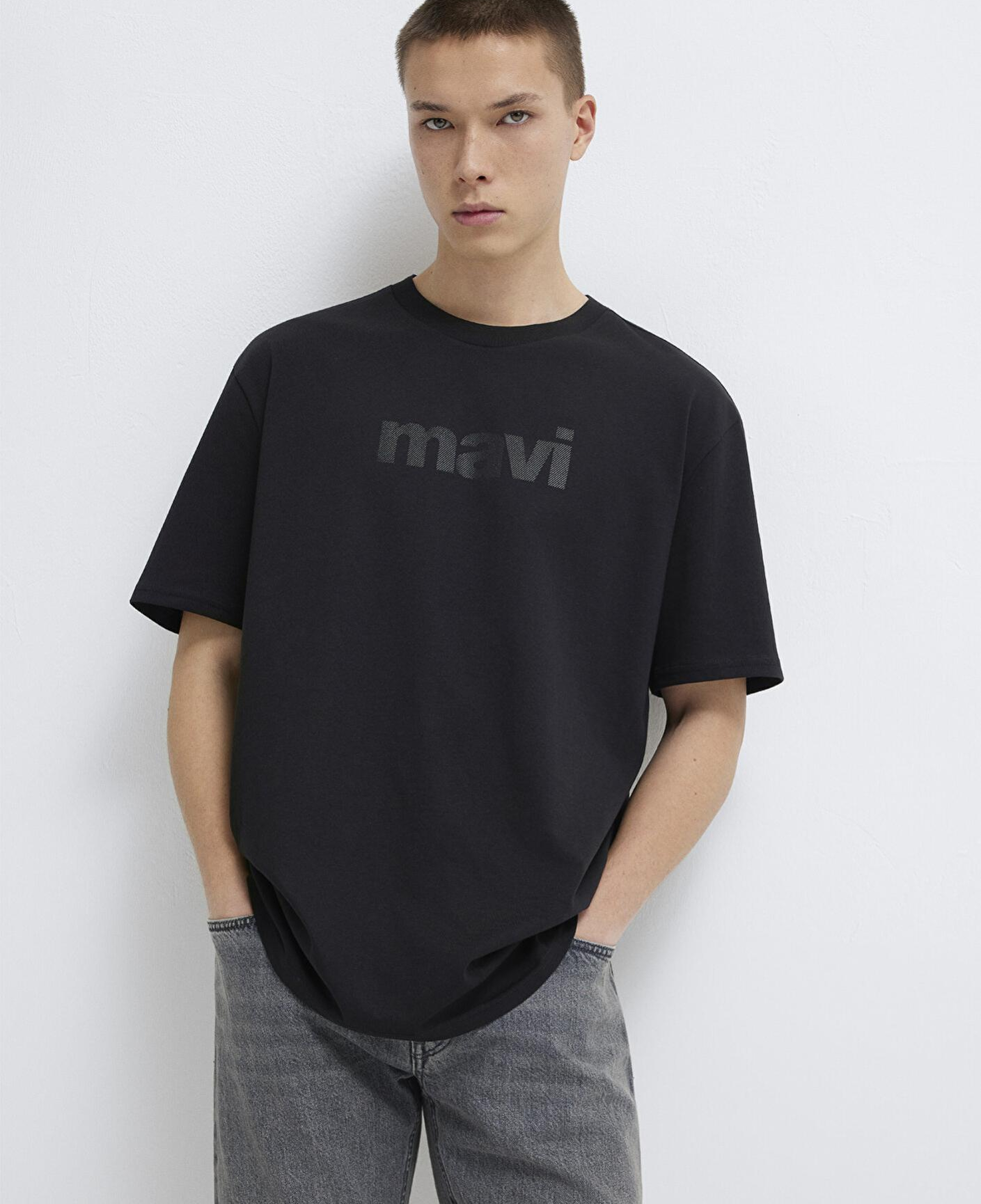 Mavi Mavi Logo Baskılı Siyah Tişört Loose Fit / Bol Rahat Kesim 0611807-900