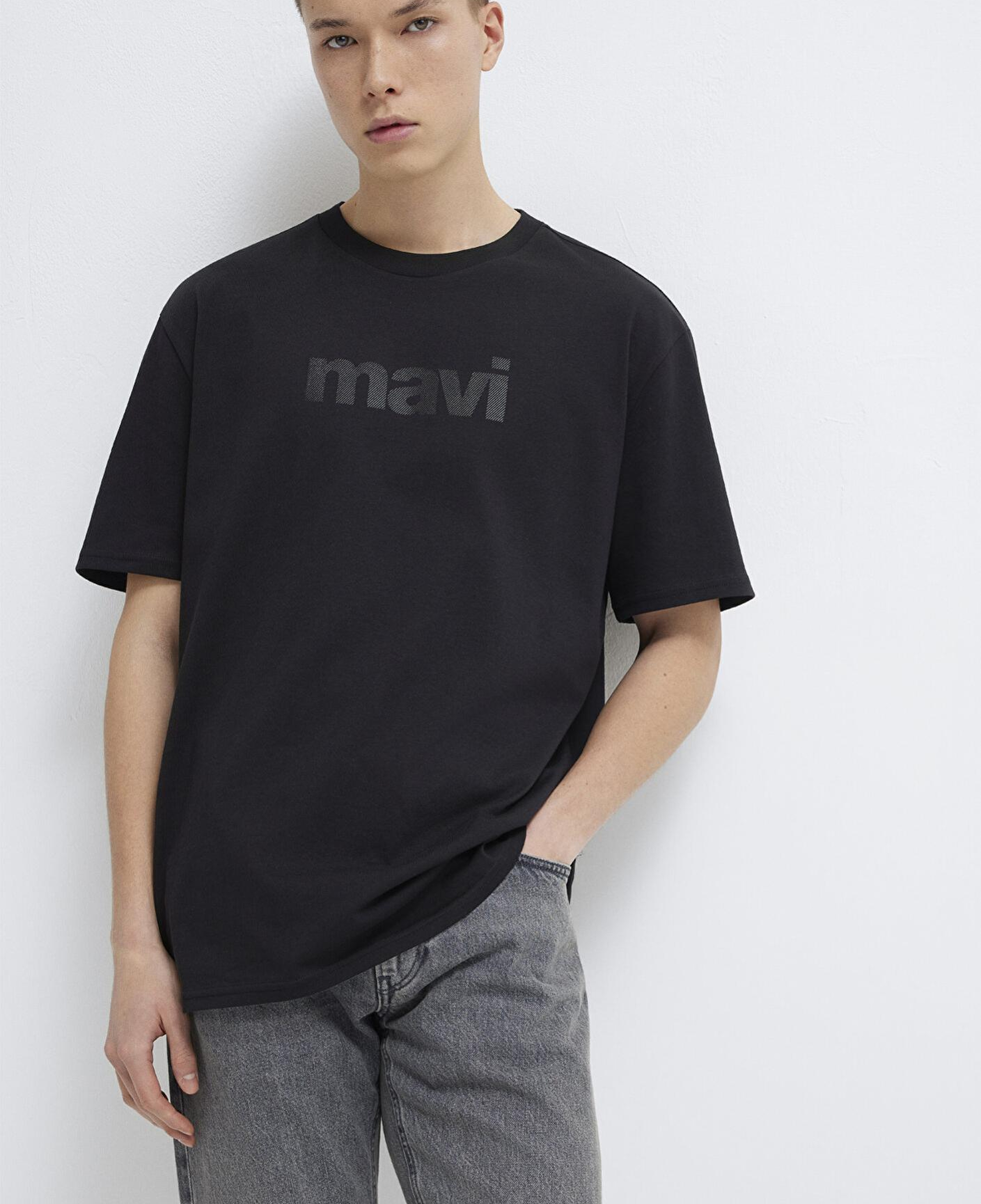 Mavi Mavi Logo Baskılı Siyah Tişört Loose Fit / Bol Rahat Kesim 0611807-900