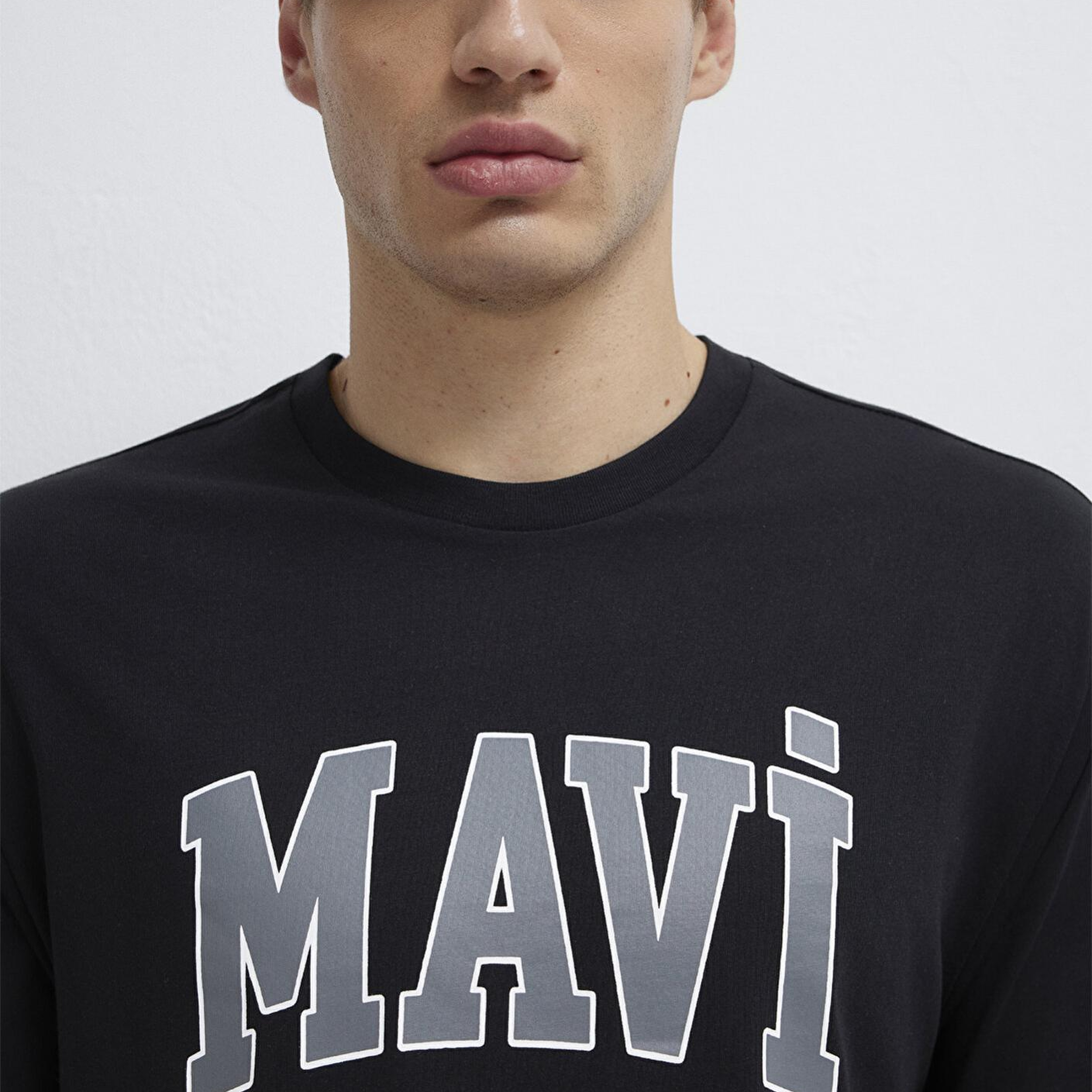 Mavi Mavi Logo Baskılı Siyah Tişört Loose Fit / Bol Rahat Kesim 0611711-900