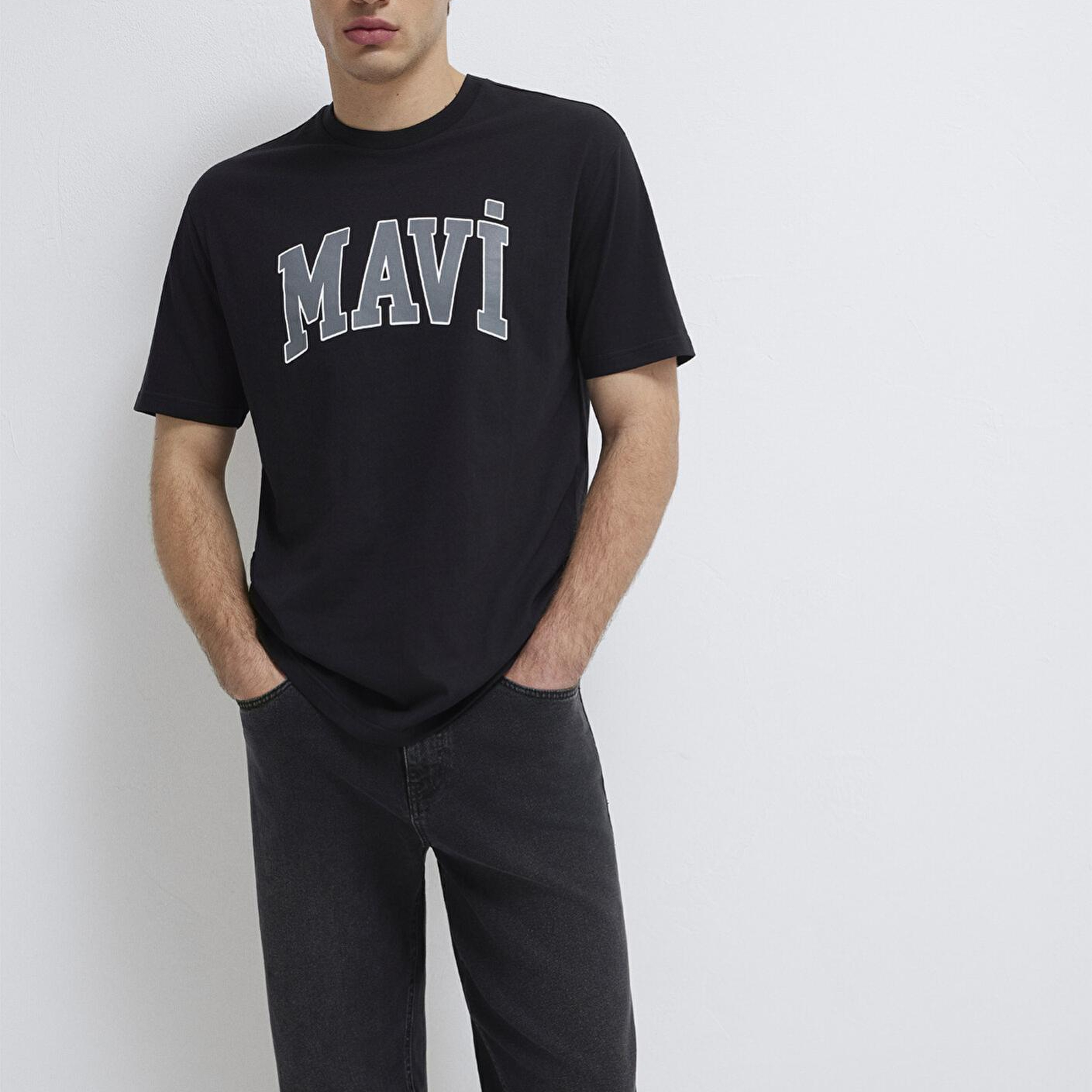 Mavi Mavi Logo Baskılı Siyah Tişört Loose Fit / Bol Rahat Kesim 0611711-900