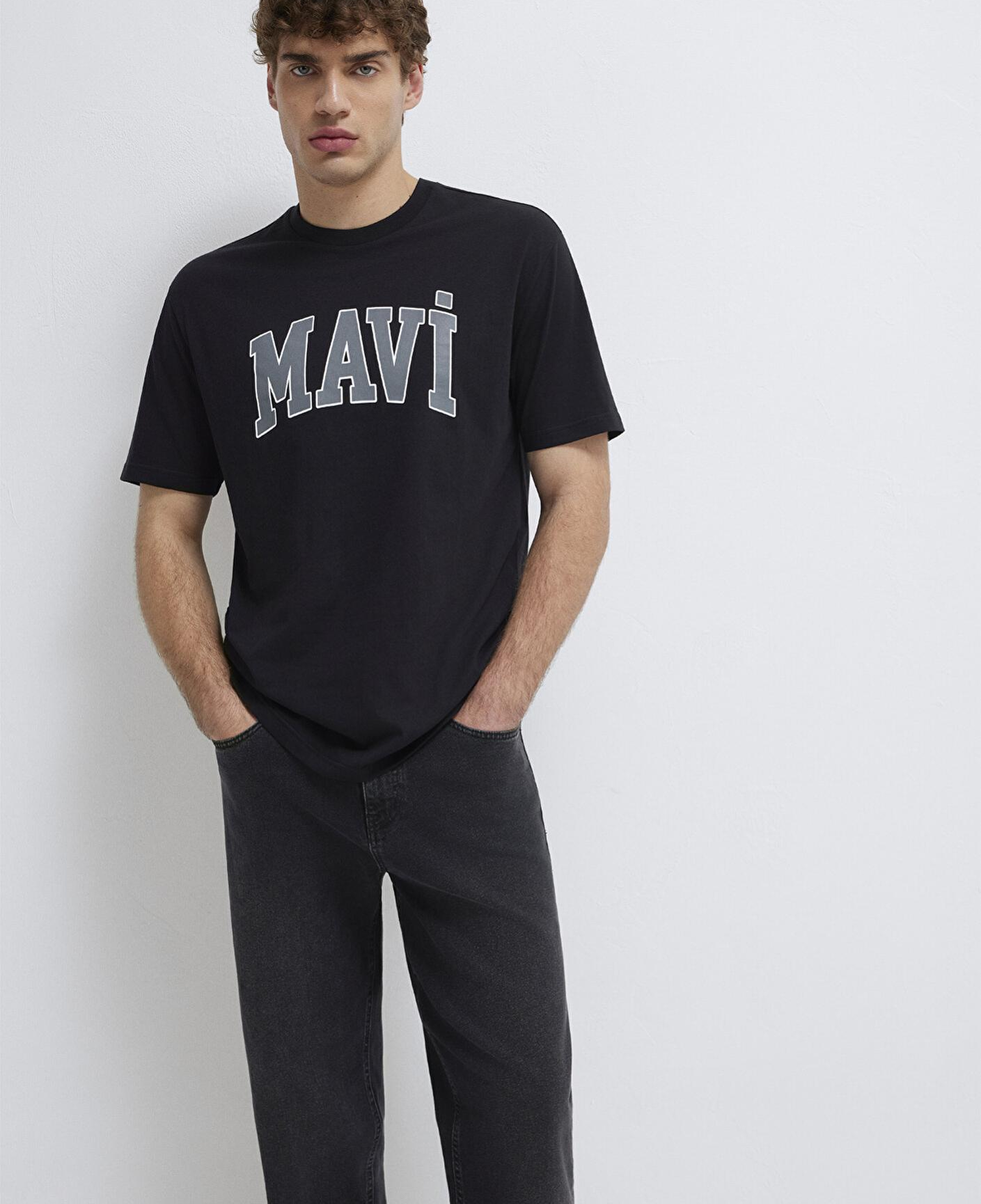 Mavi Mavi Logo Baskılı Siyah Tişört Loose Fit / Bol Rahat Kesim 0611711-900